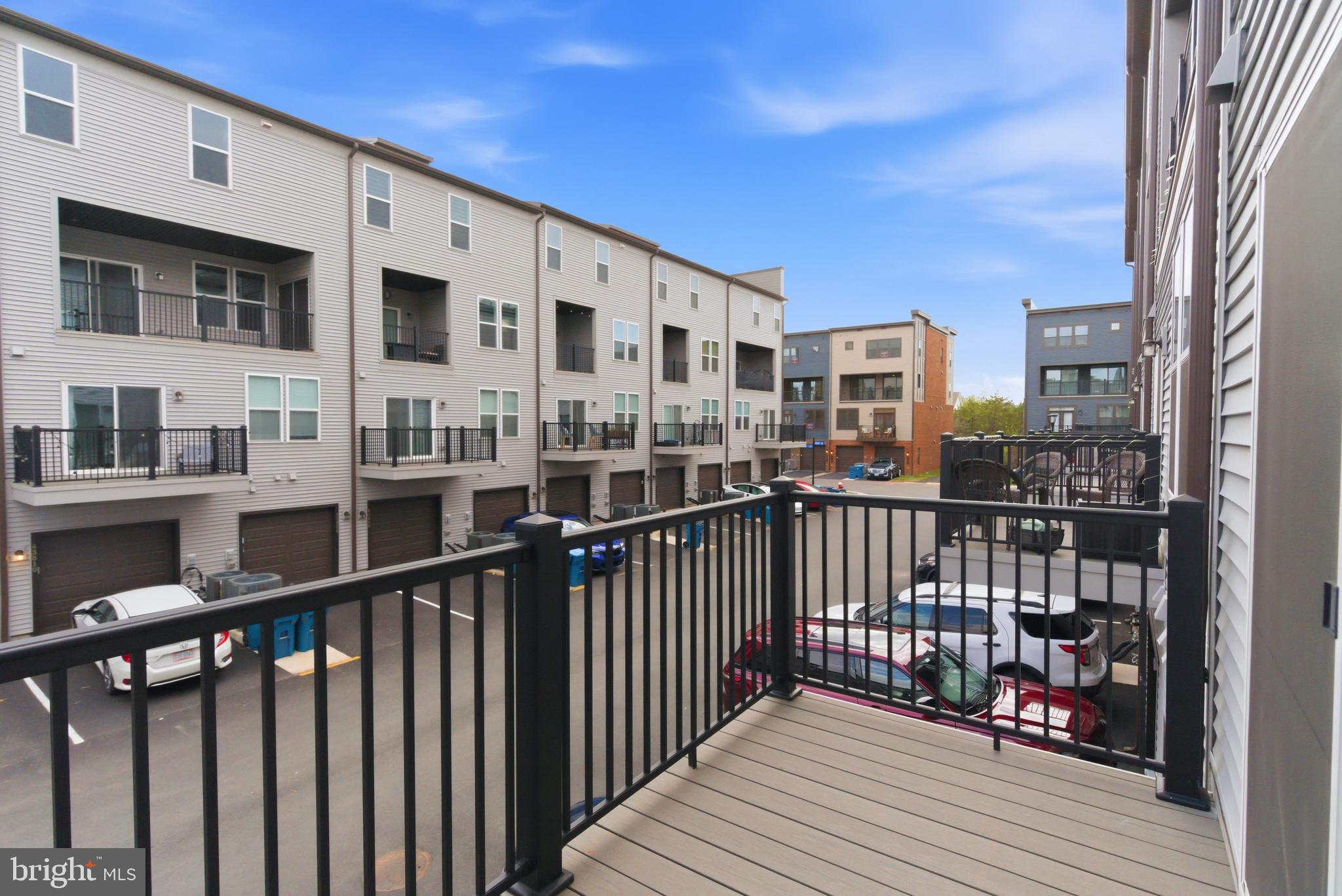 SM ONE LOUDOUN CONDO - Residential