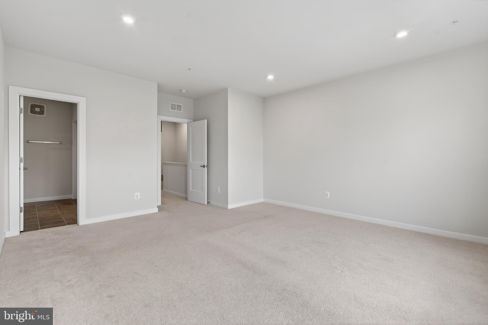 SM ONE LOUDOUN CONDO - Residential