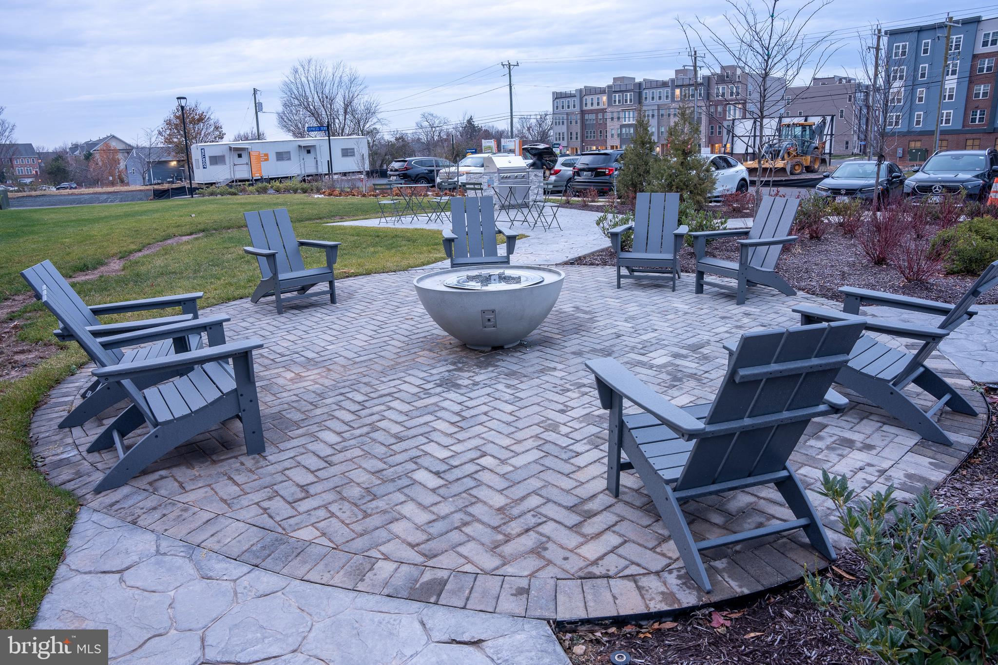 SM ONE LOUDOUN CONDO - Residential