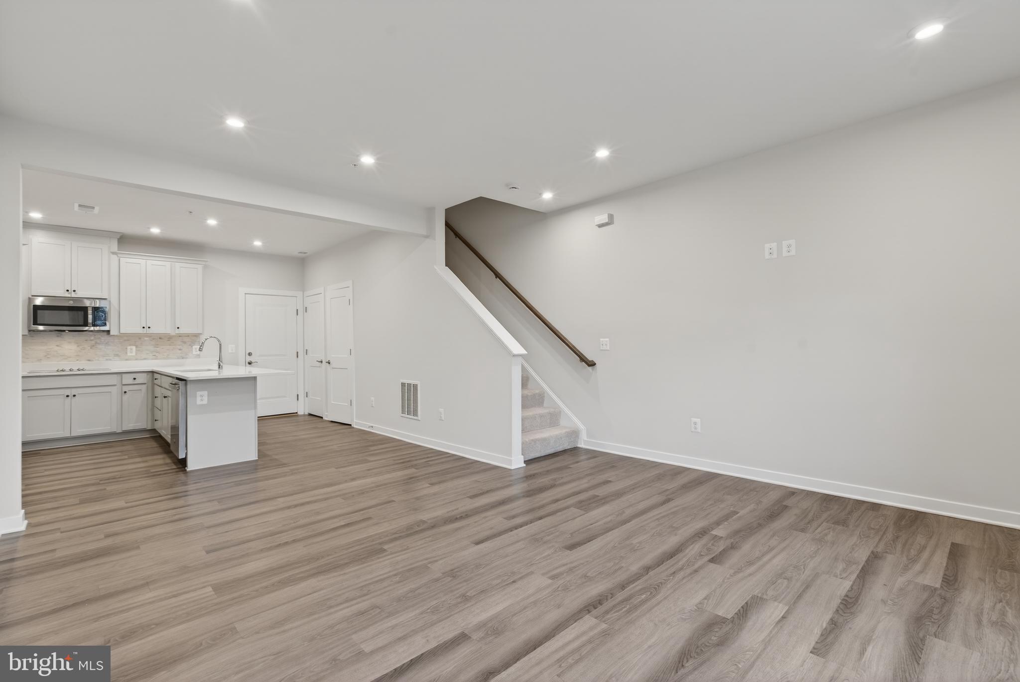 SM ONE LOUDOUN CONDO - Residential