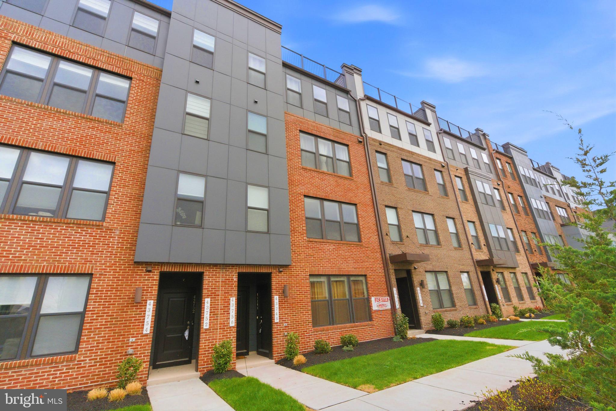 SM ONE LOUDOUN CONDO - Residential