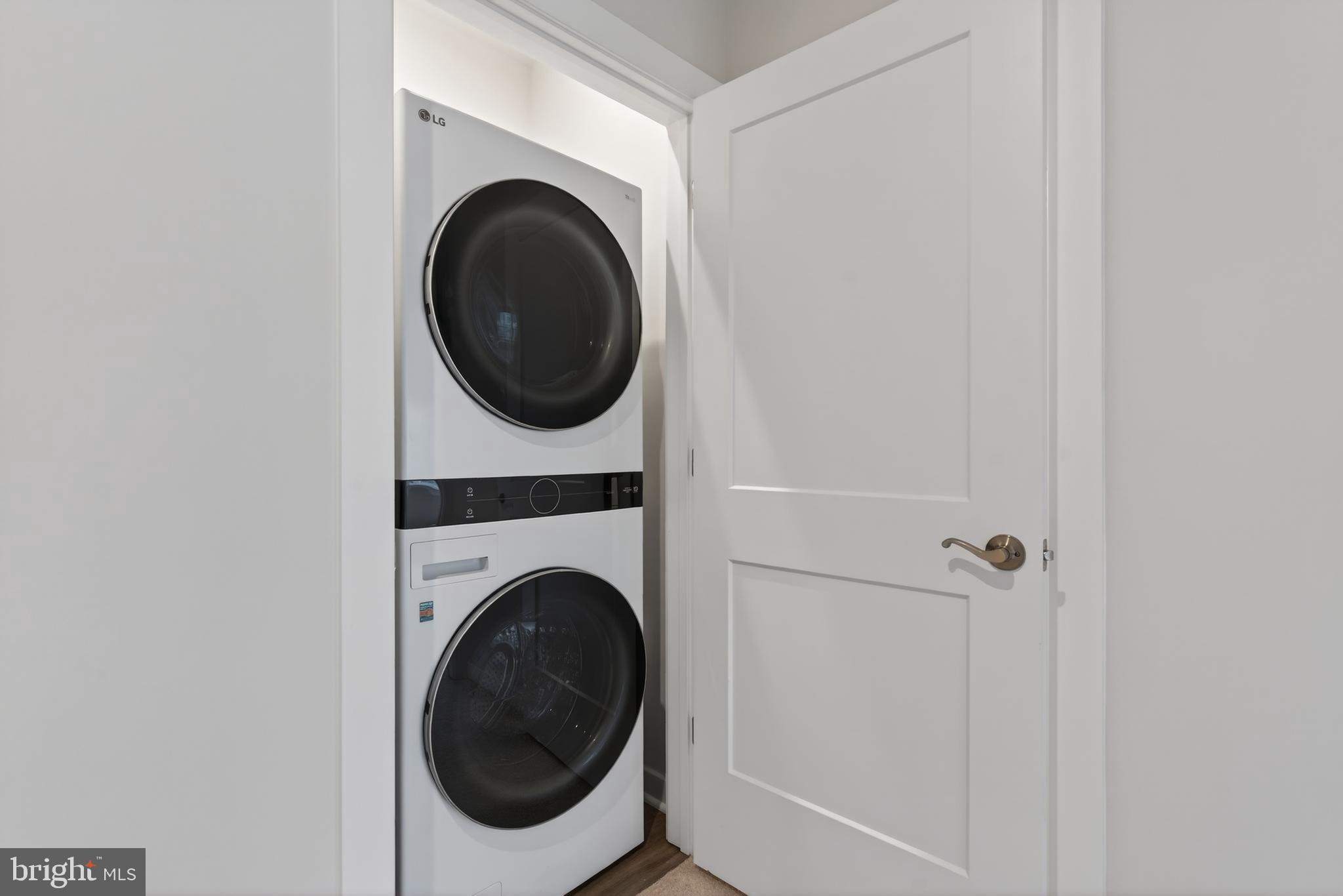 SM ONE LOUDOUN CONDO - Residential