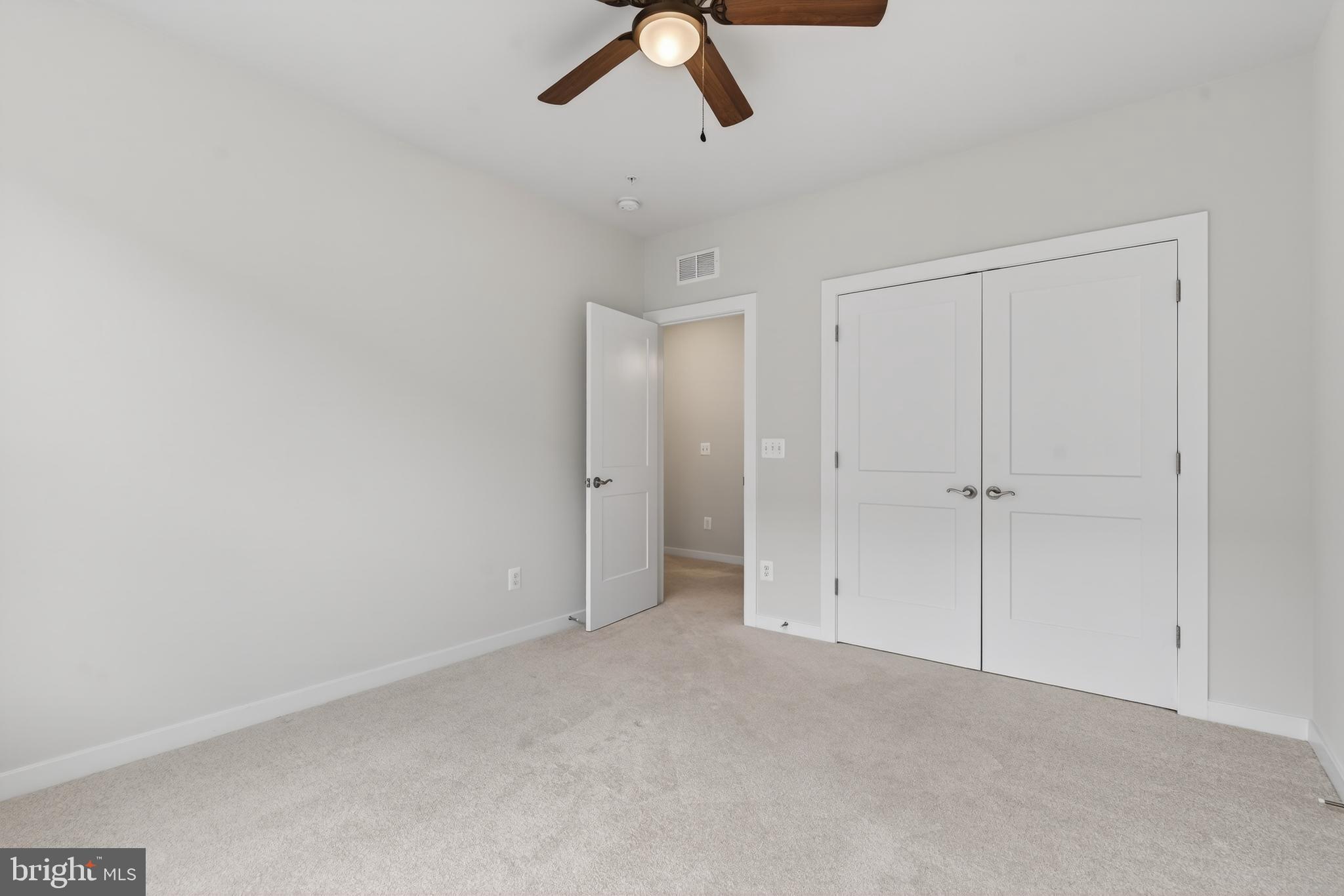 SM ONE LOUDOUN CONDO - Residential