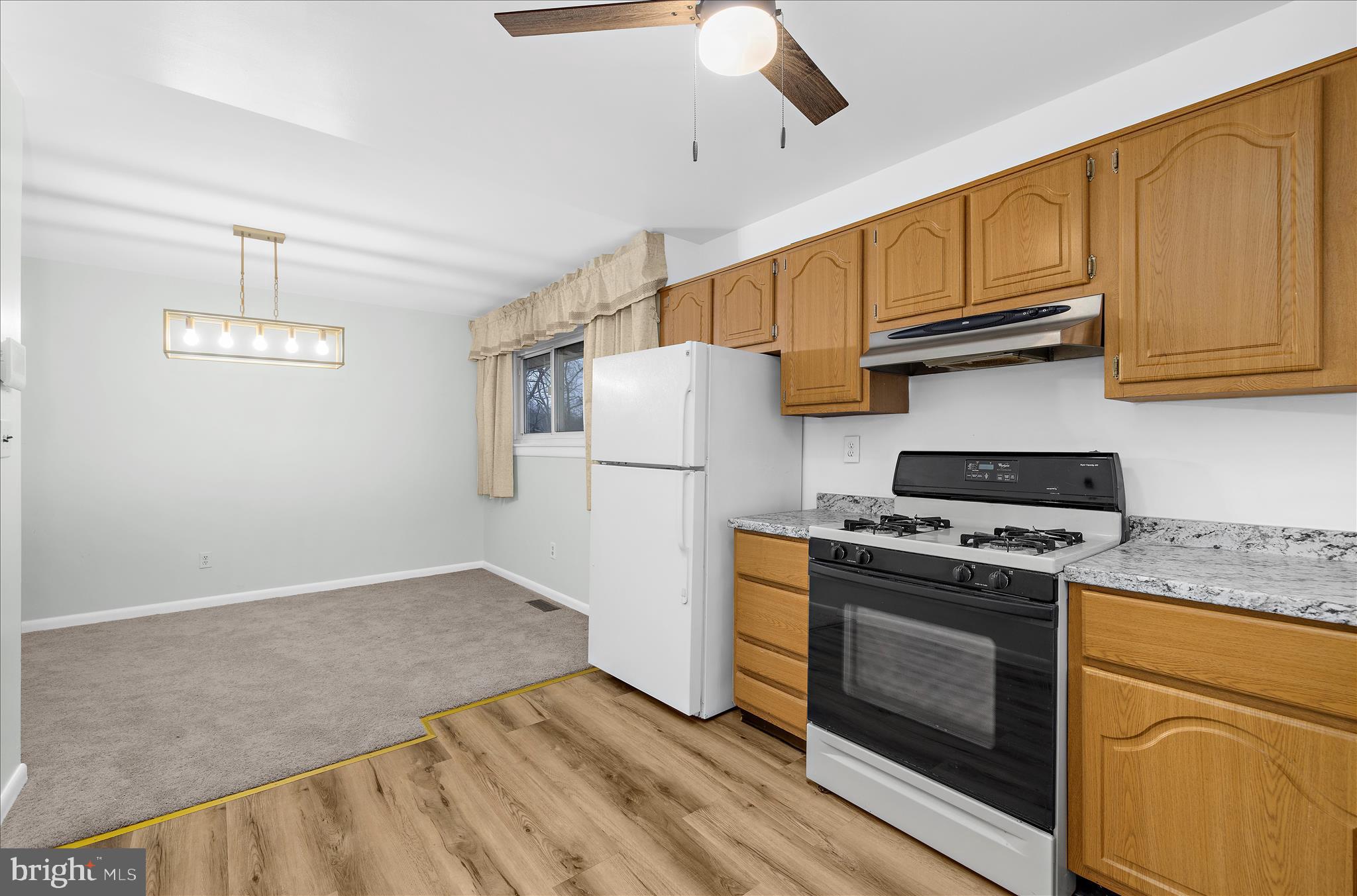 ROYALE GARDENS - Residential