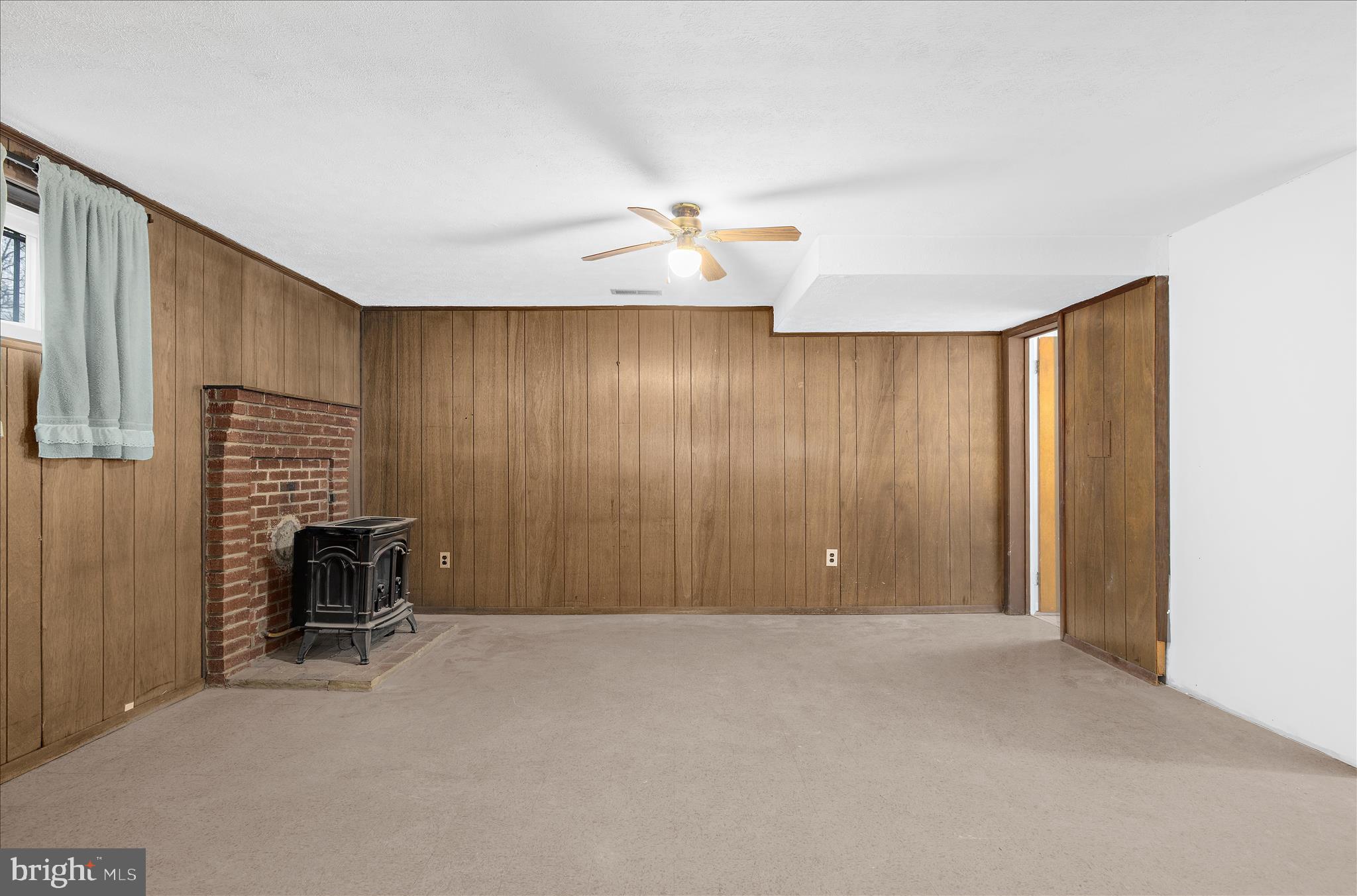 ROYALE GARDENS - Residential