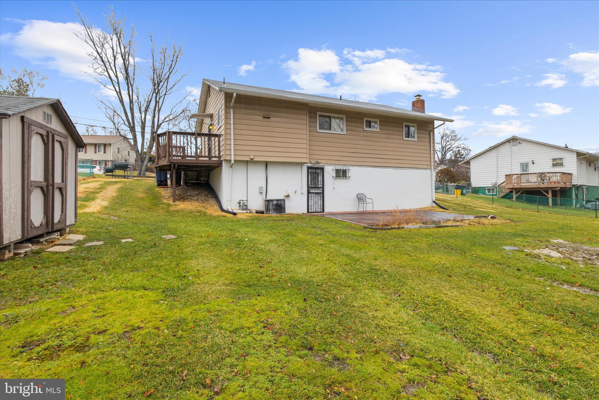 ROYALE GARDENS - Residential