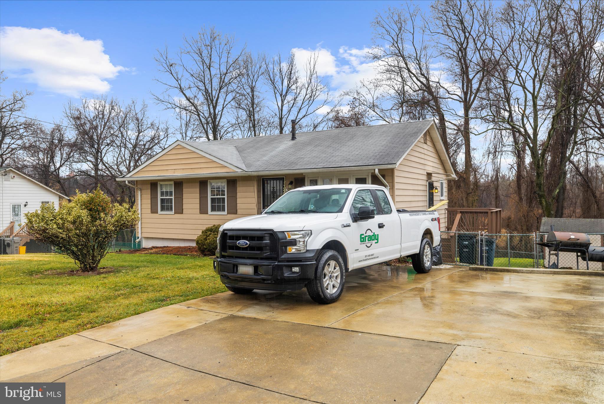 ROYALE GARDENS - Residential