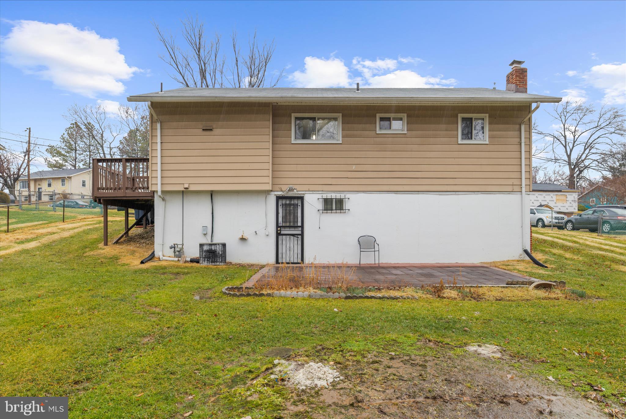 ROYALE GARDENS - Residential