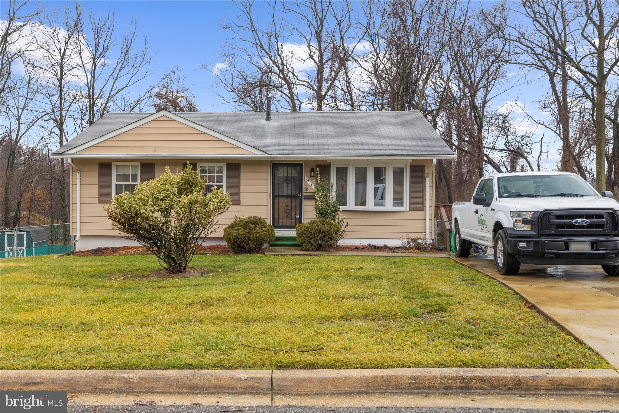 ROYALE GARDENS - Residential