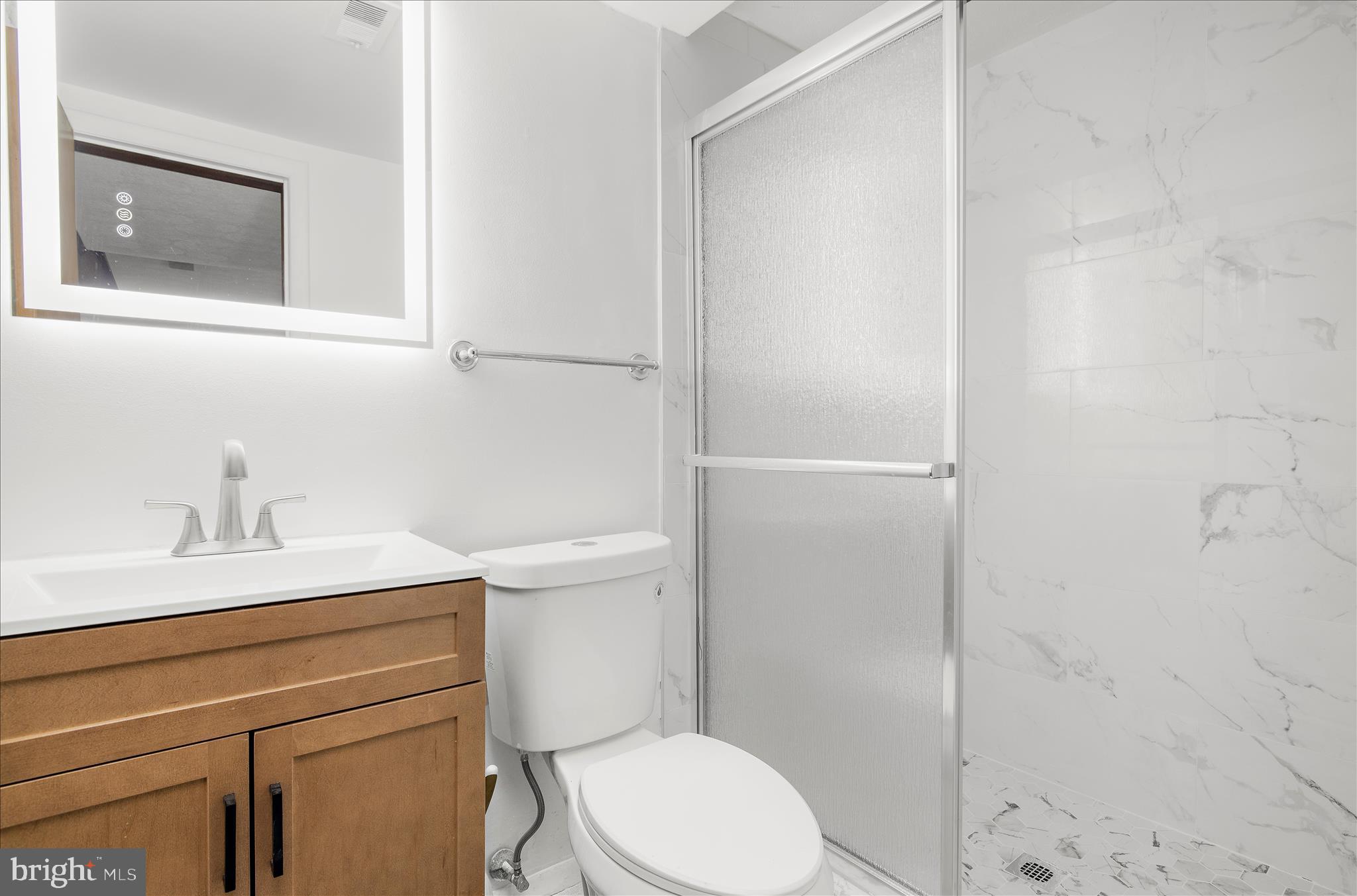 ROYALE GARDENS - Residential