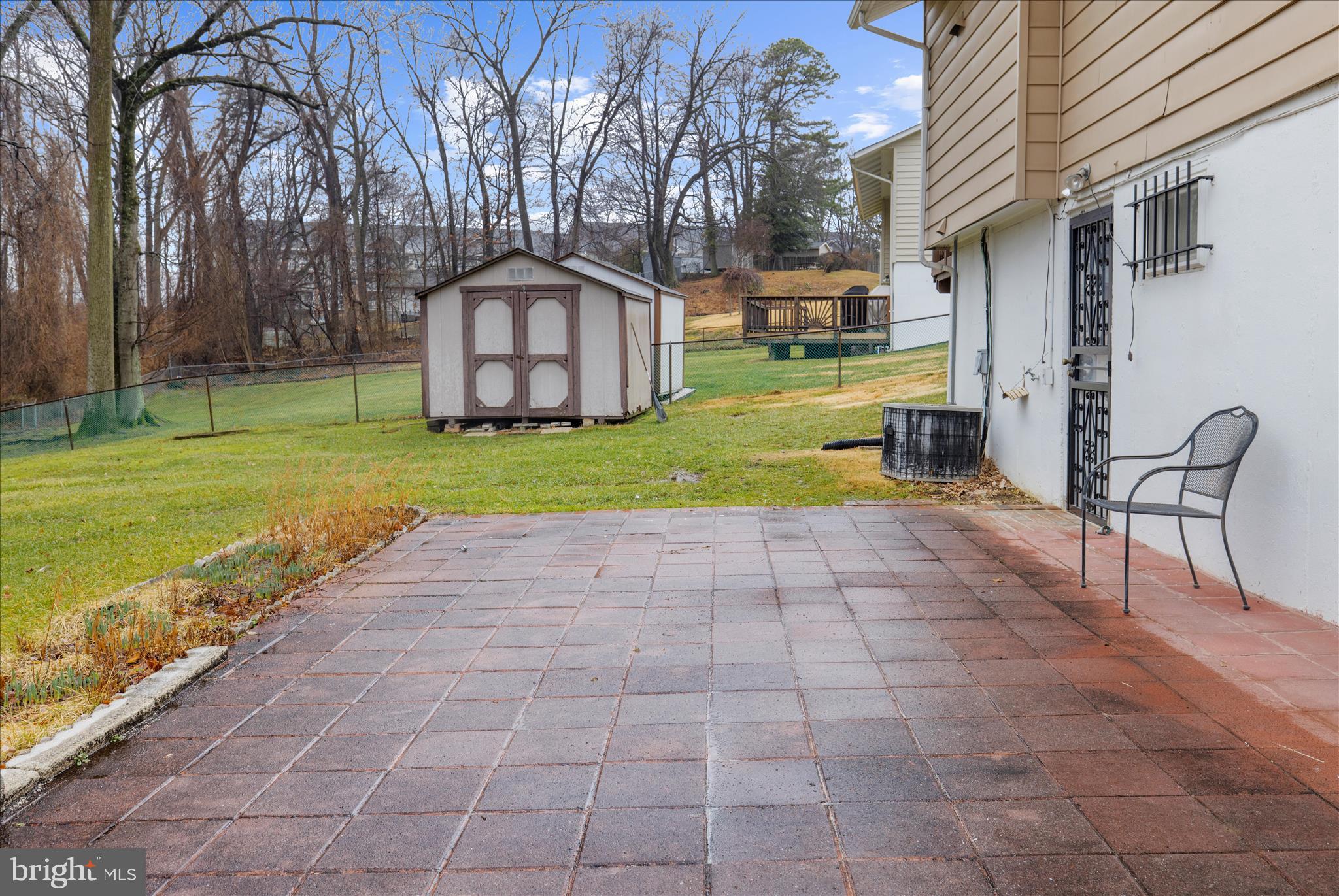 ROYALE GARDENS - Residential