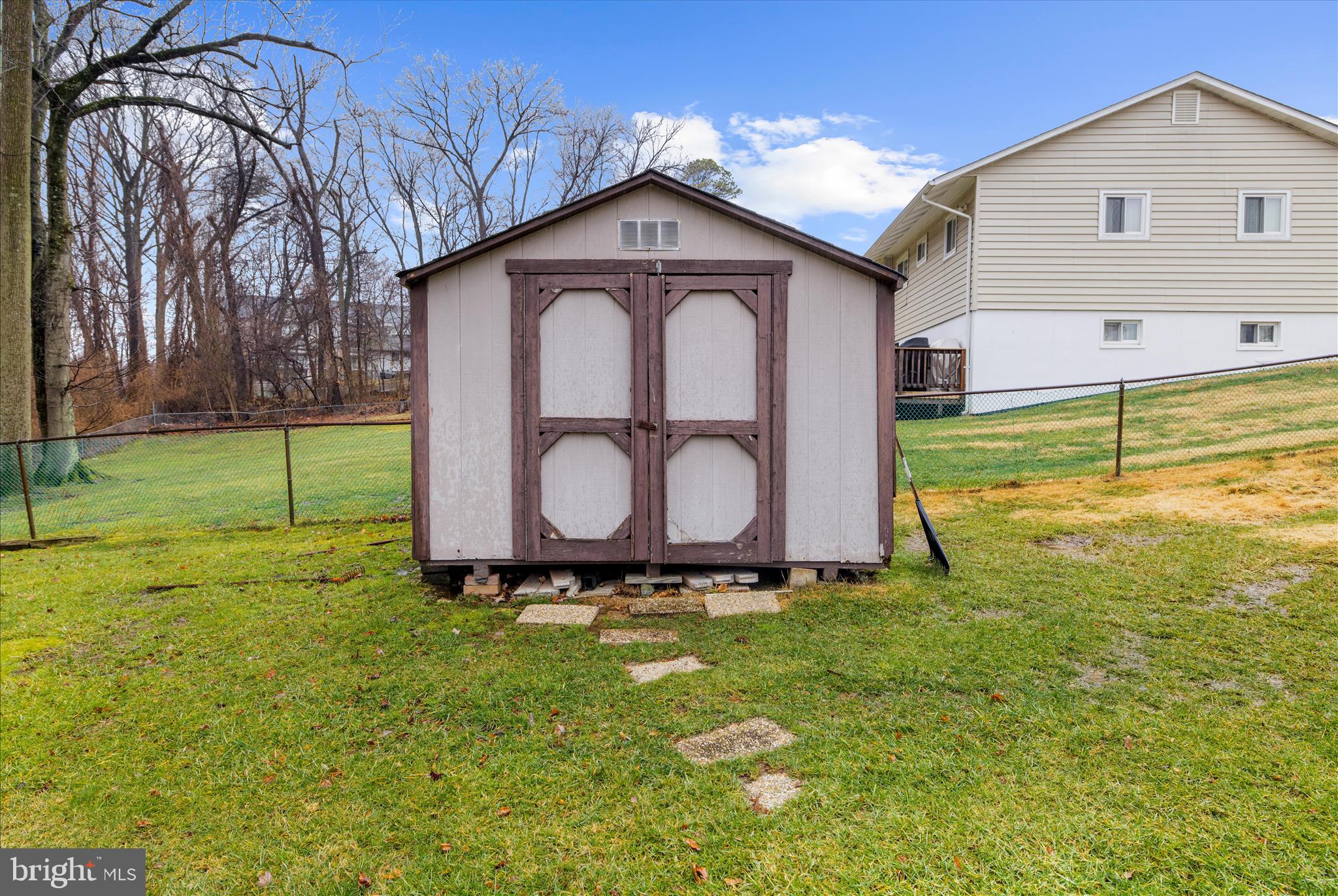 ROYALE GARDENS - Residential