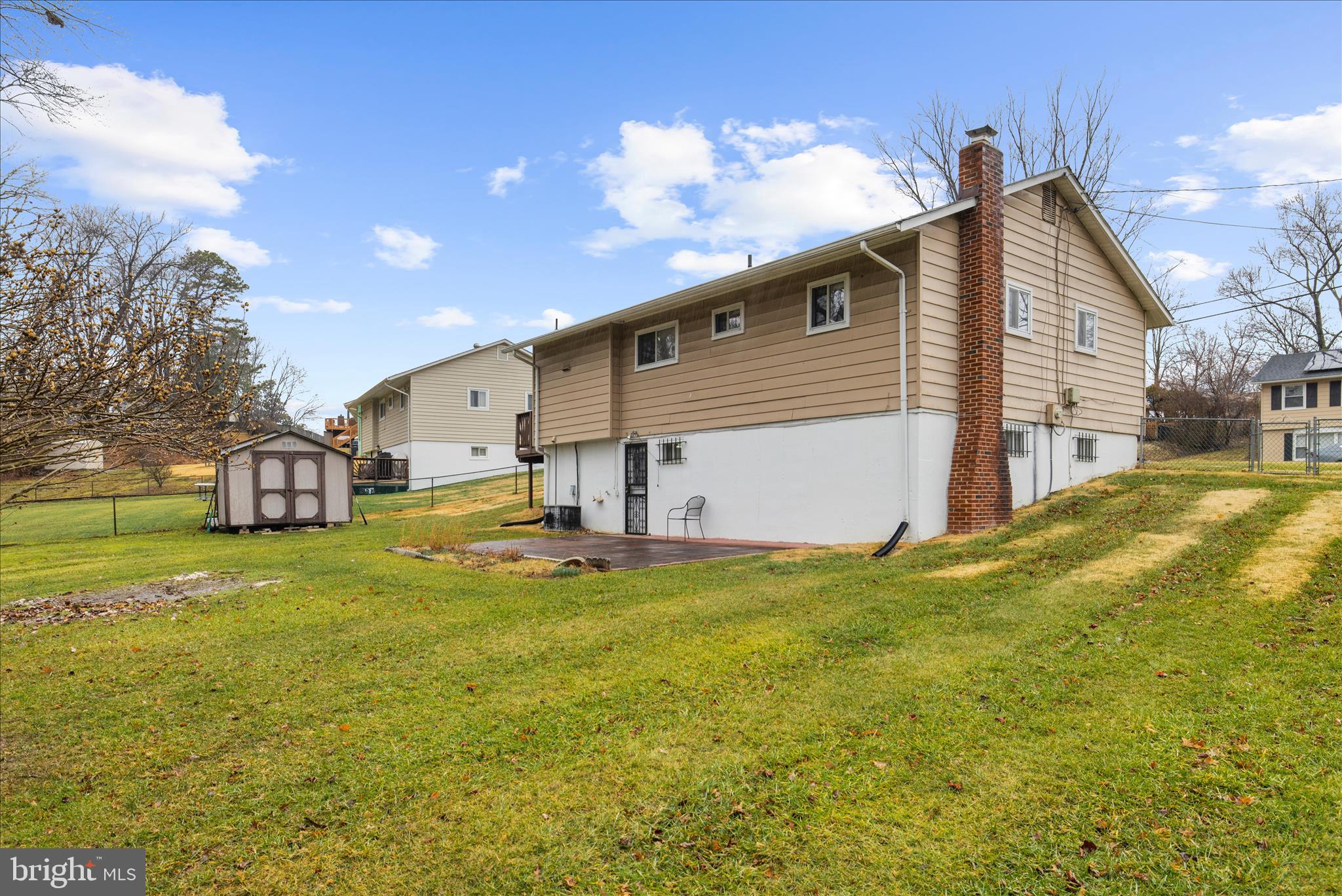 ROYALE GARDENS - Residential