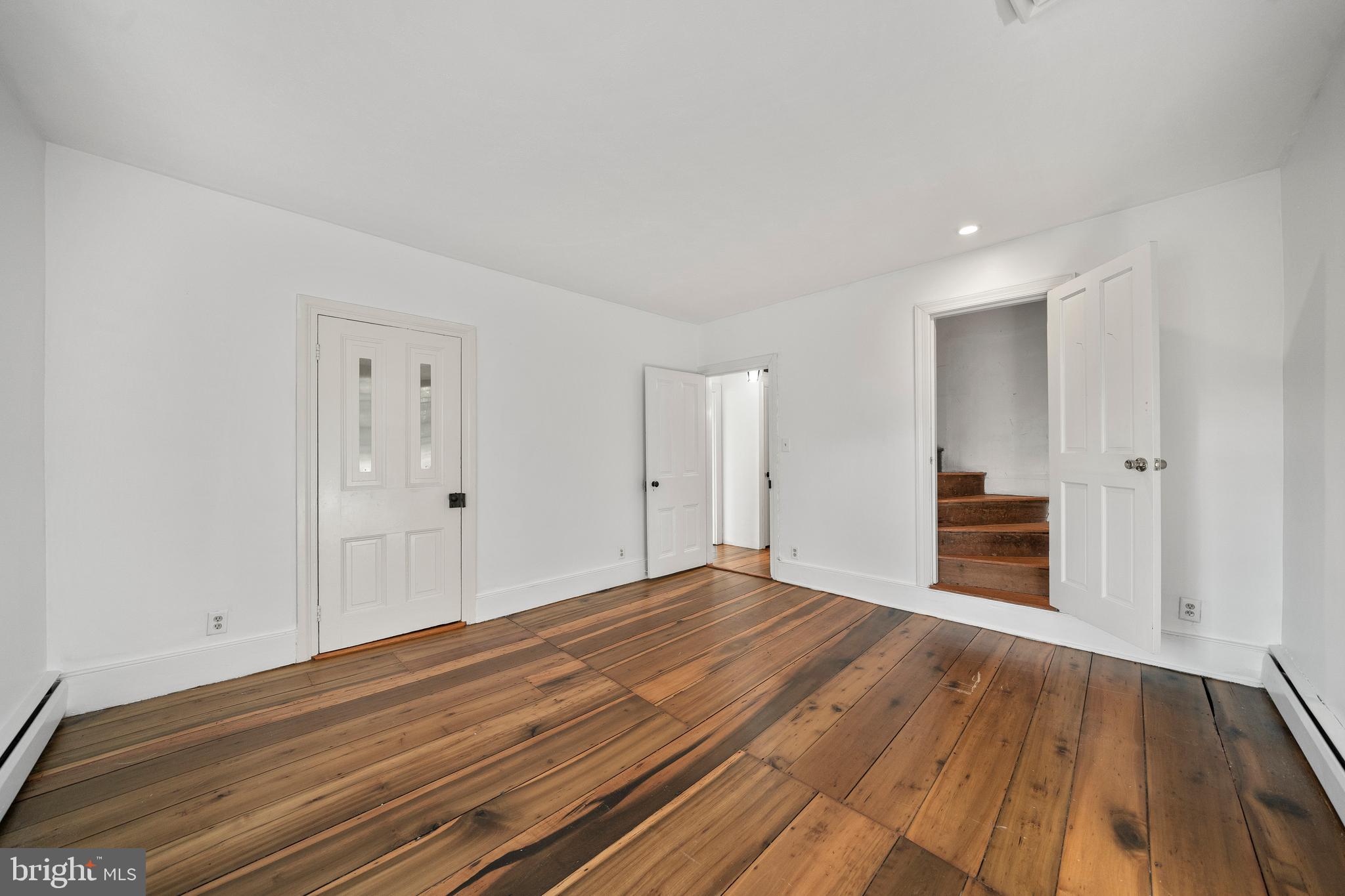 CHESHIRE HUNT - Residential