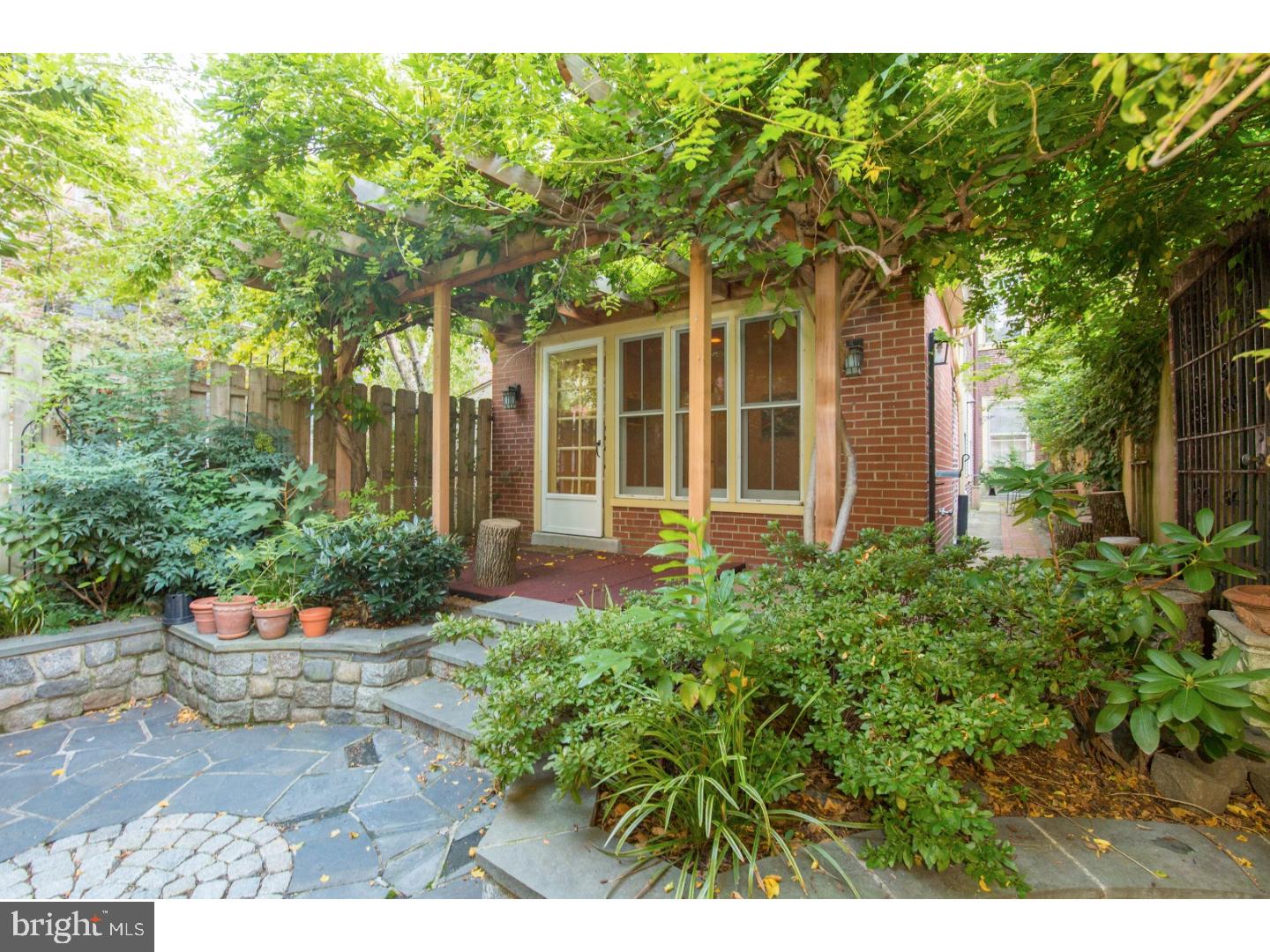 SOCIETY HILL - Residential