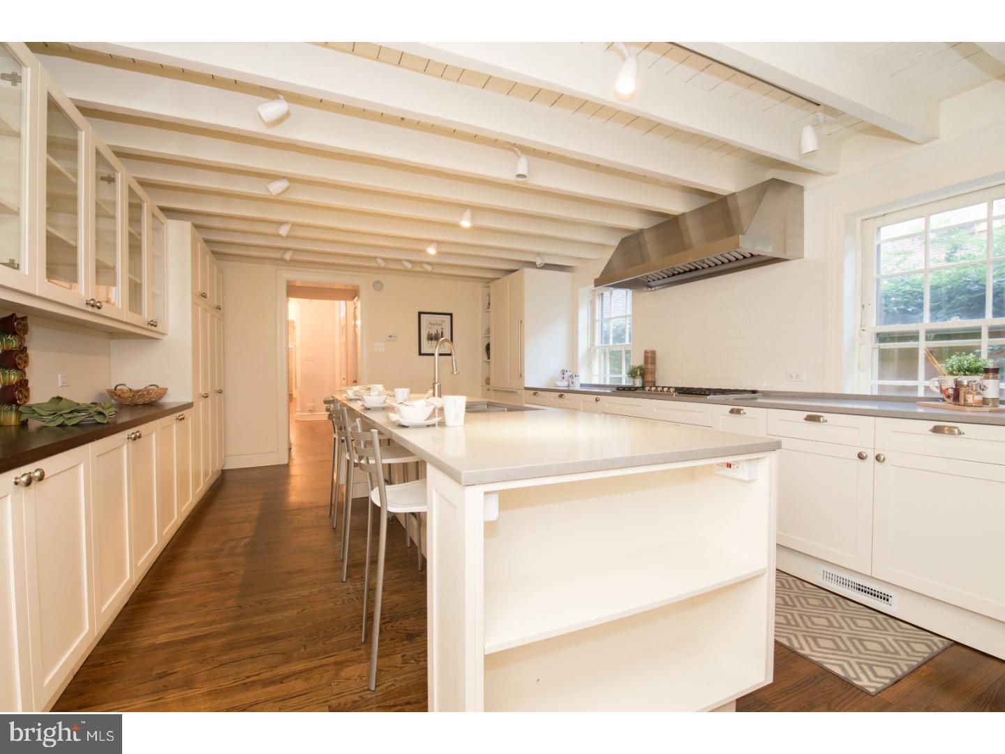 SOCIETY HILL - Residential