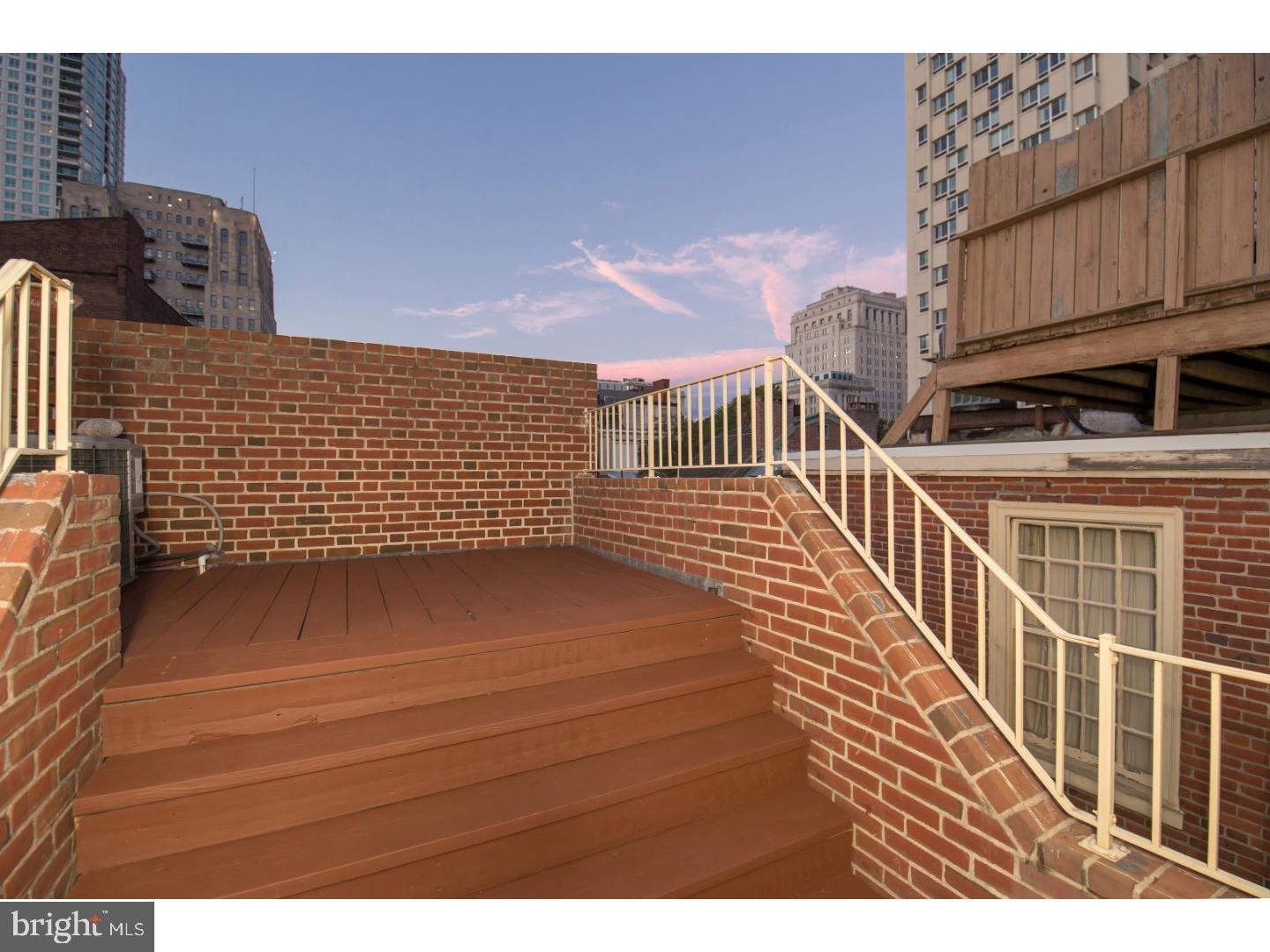 SOCIETY HILL - Residential