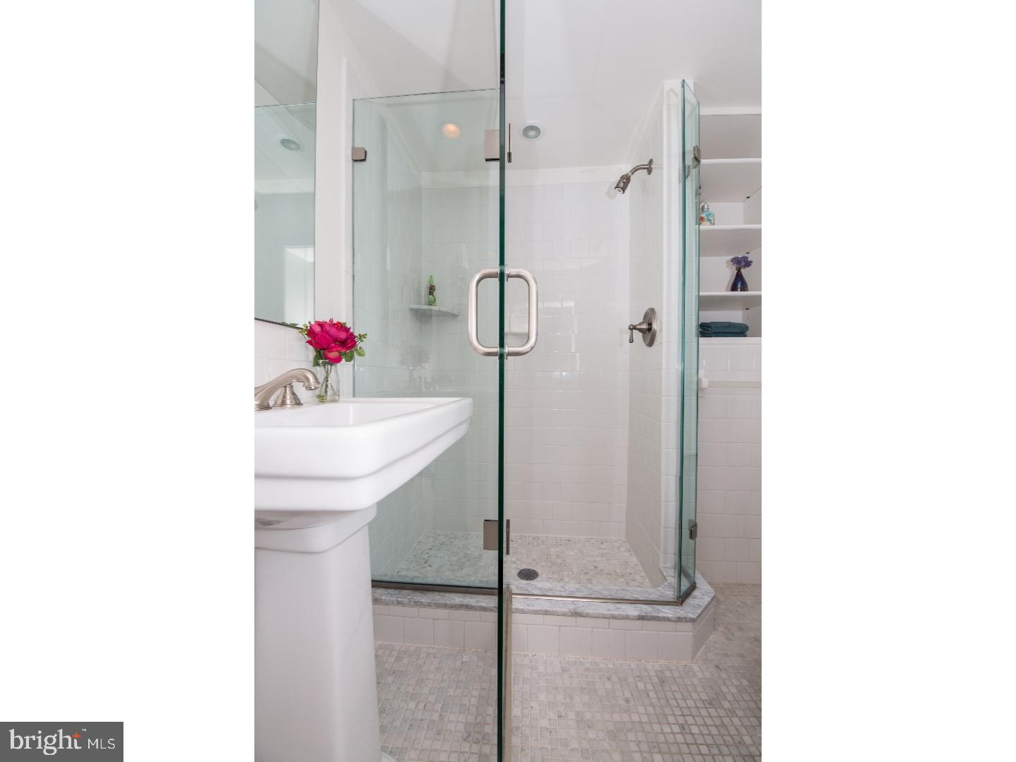 SOCIETY HILL - Residential