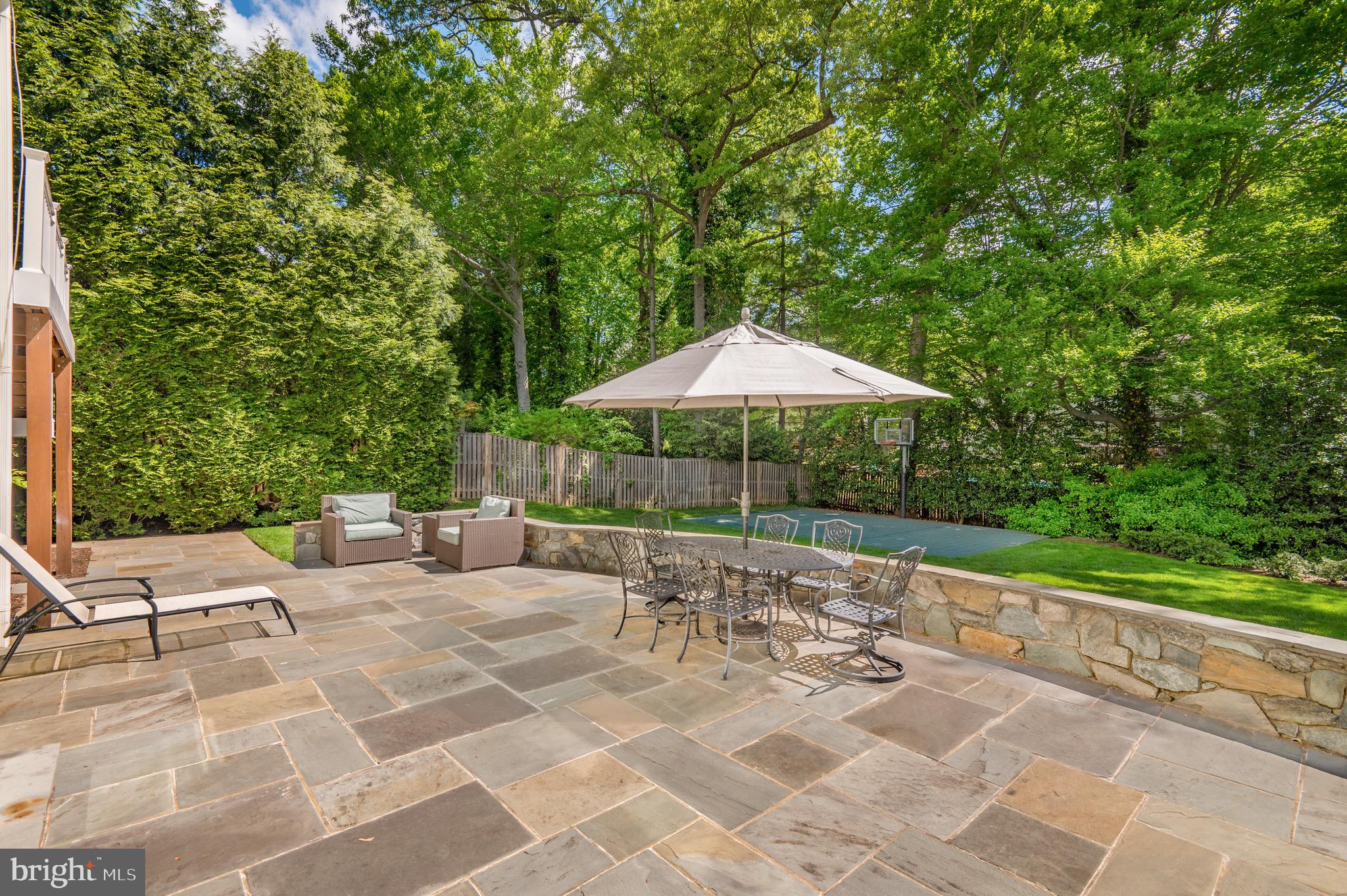 RIVER FALLS - Residential