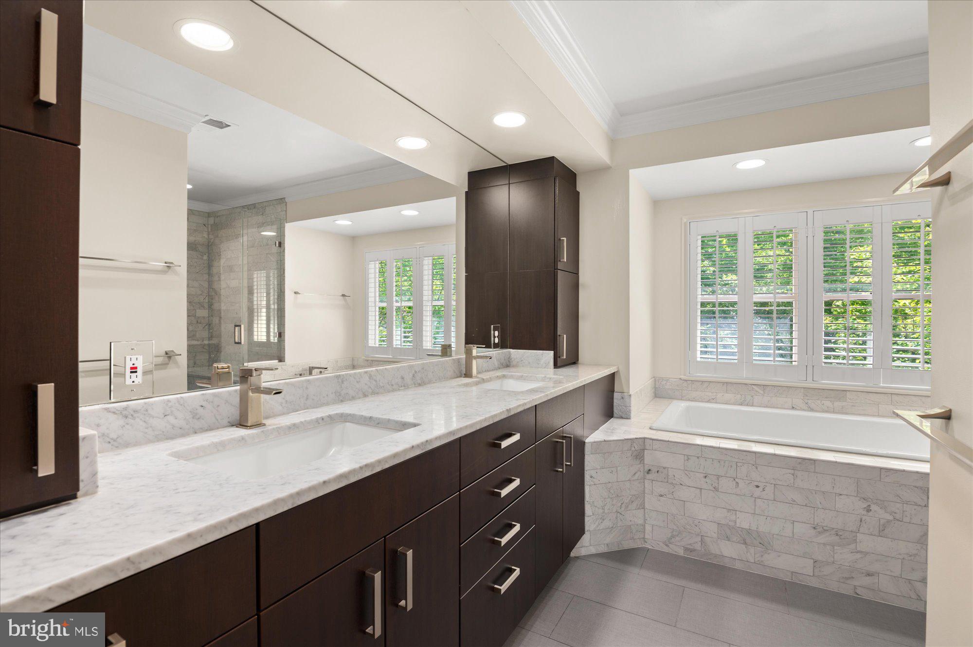 RIVER FALLS - Residential