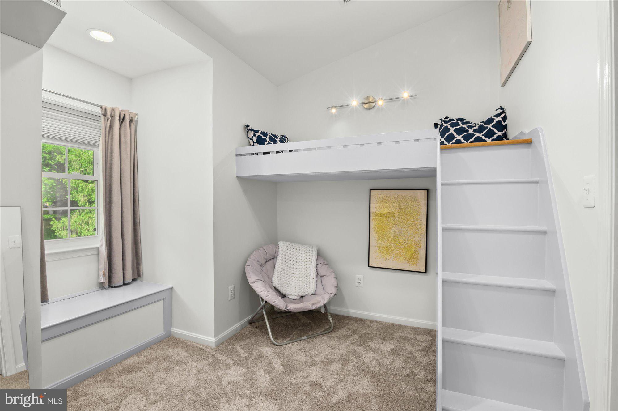 RIVER FALLS - Residential