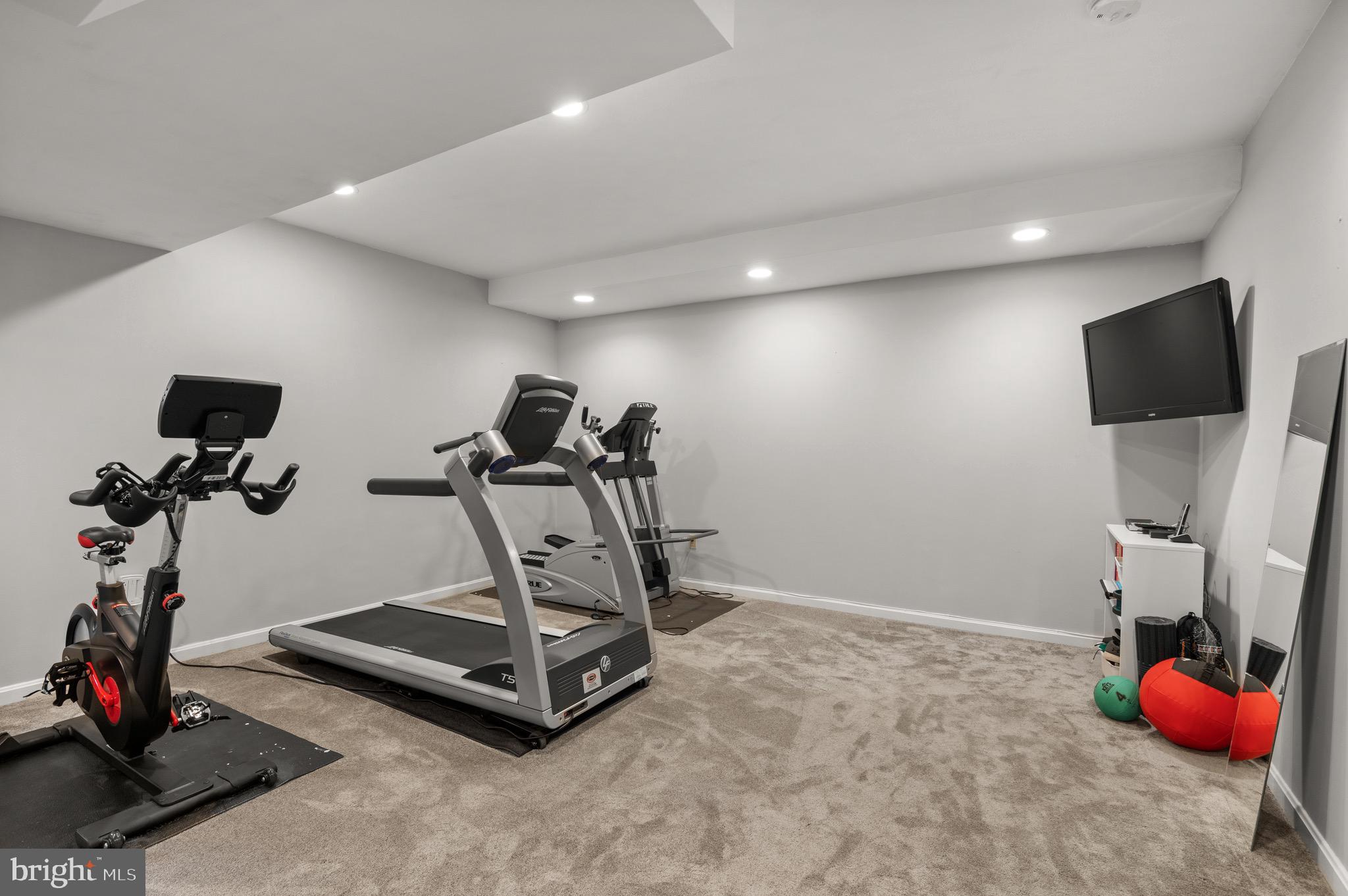 RIVER FALLS - Residential