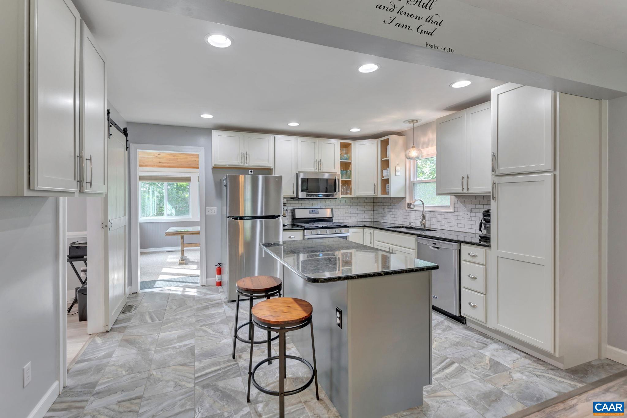 LAKE MONTICELLO - Residential