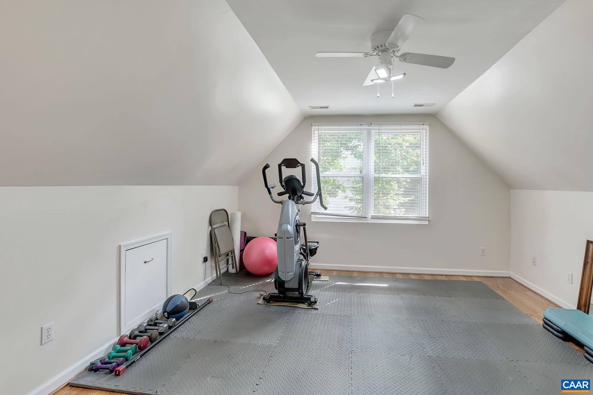 LAKE MONTICELLO - Residential