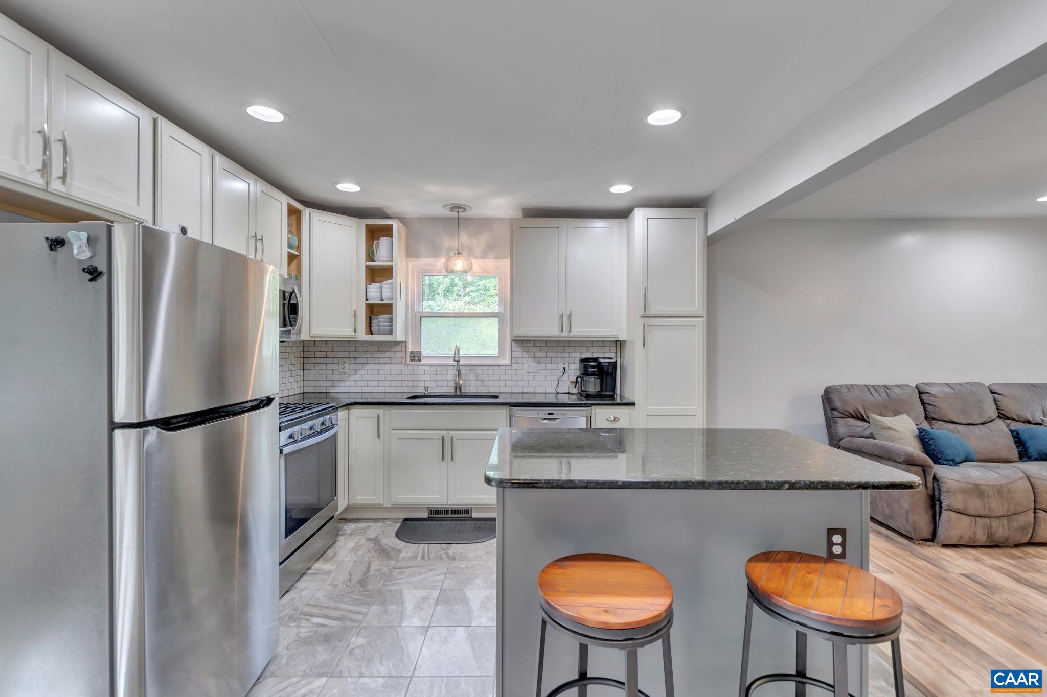 LAKE MONTICELLO - Residential