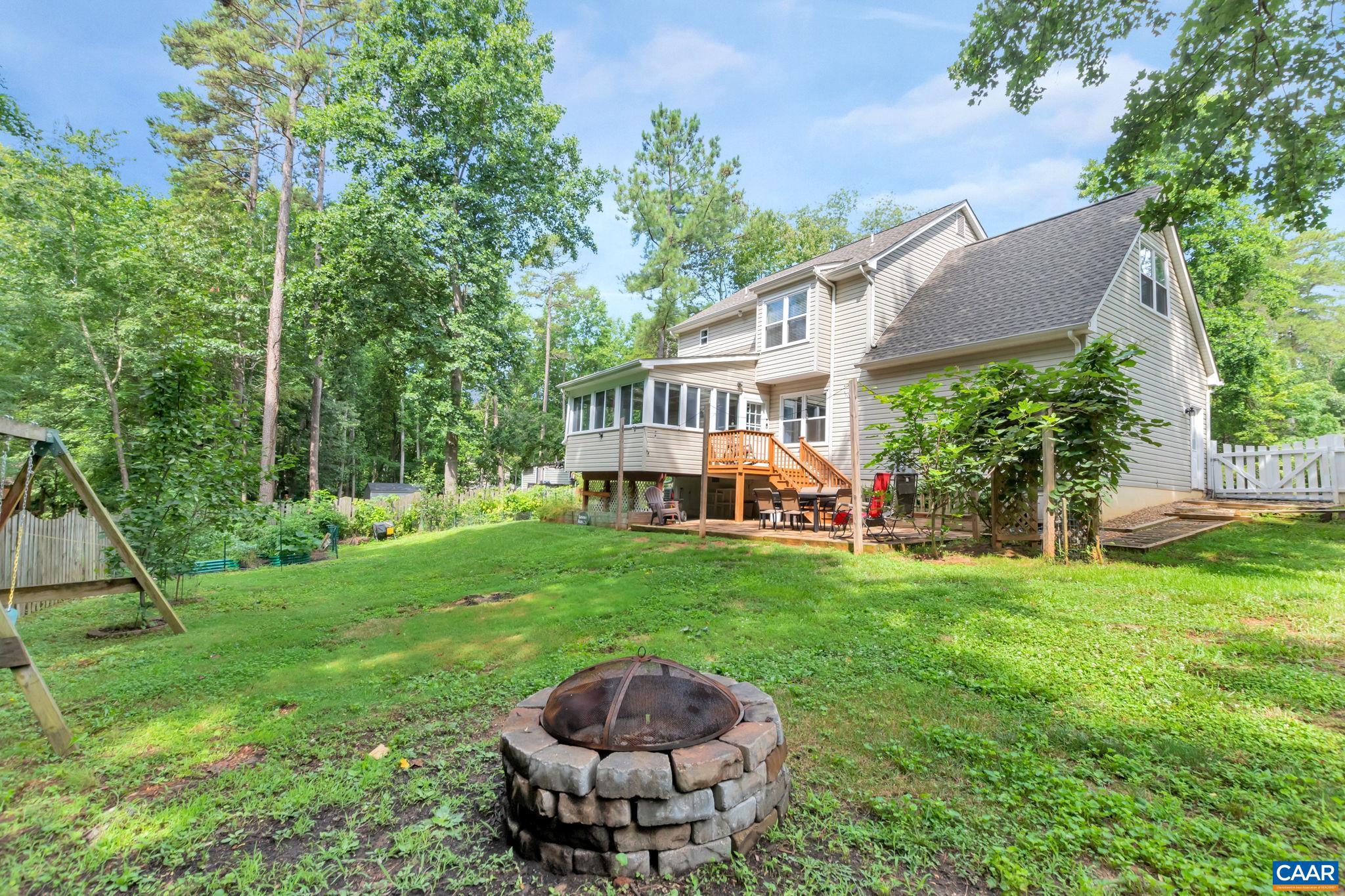 LAKE MONTICELLO - Residential