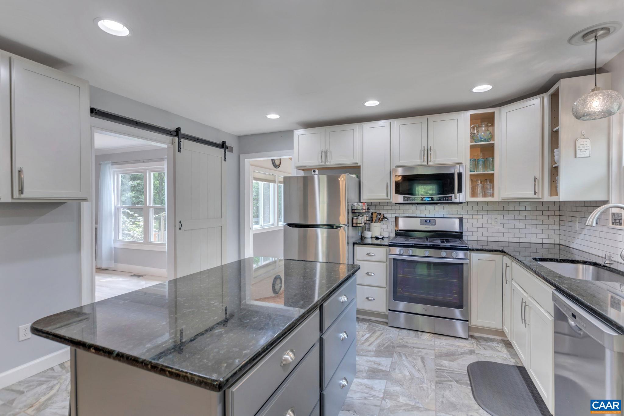 LAKE MONTICELLO - Residential