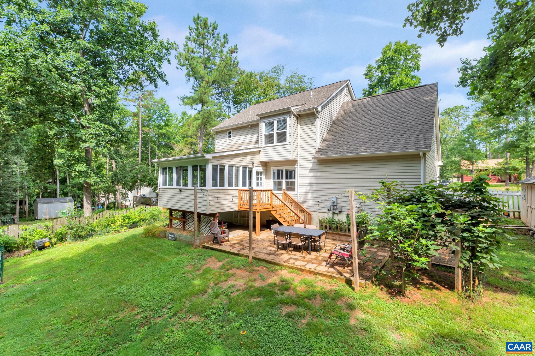 LAKE MONTICELLO - Residential