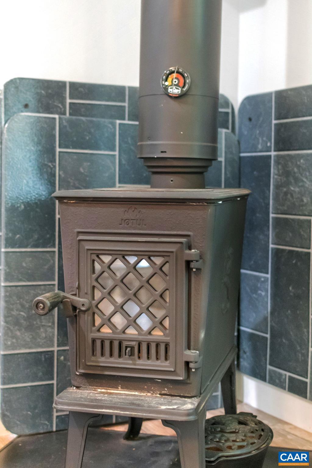 LAKE MONTICELLO - Residential