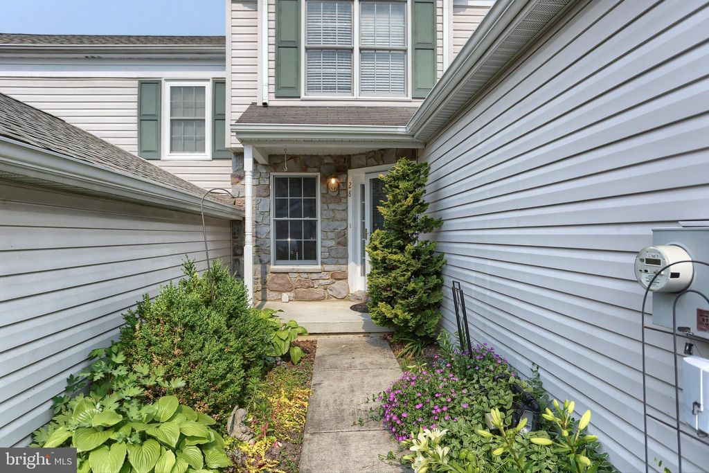 Photo of 28 CREEKSIDE DR, MILLERSVILLE, PA 17551 (MLS # PALA2036202)