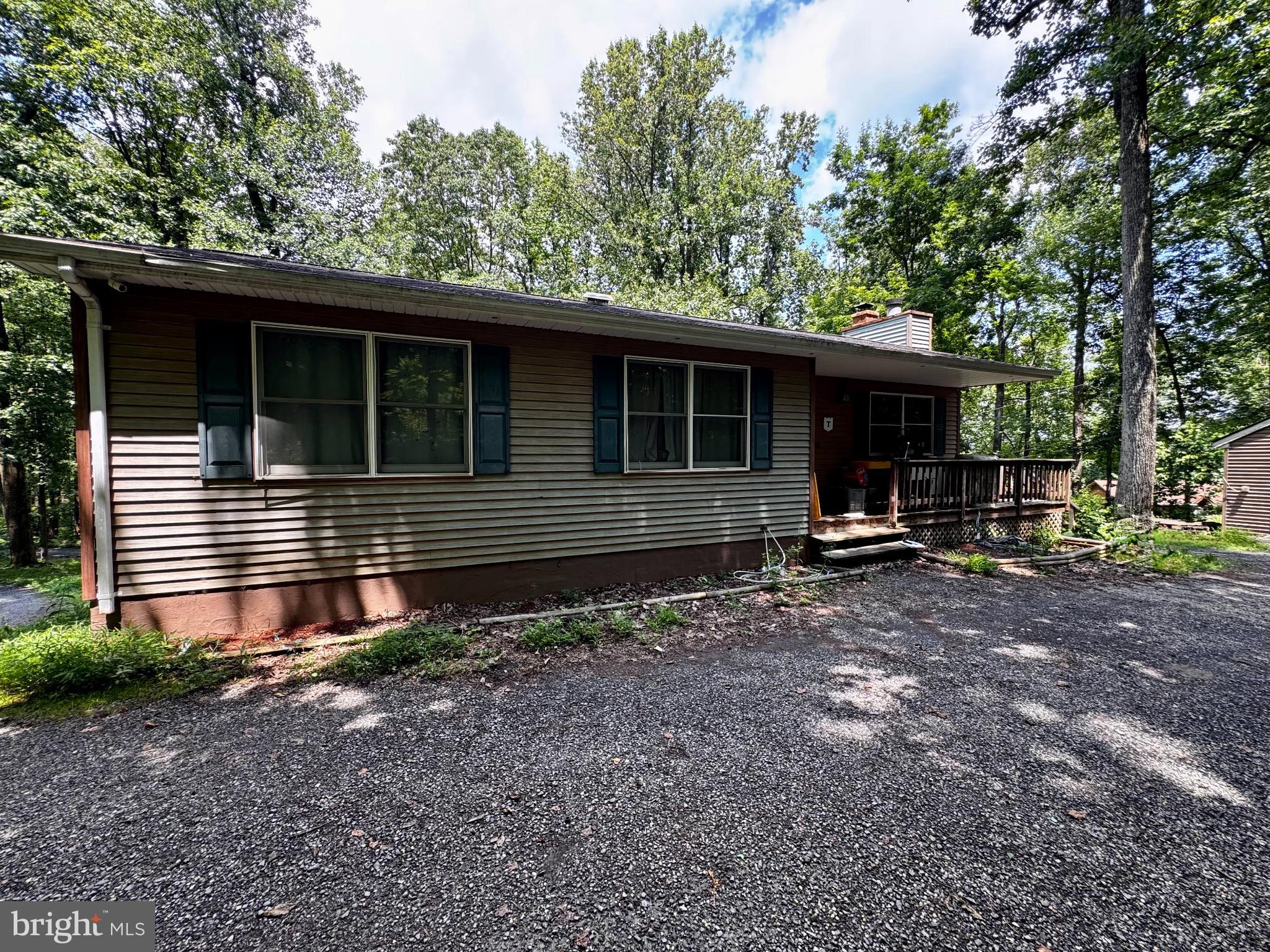 28 HENRY WAY