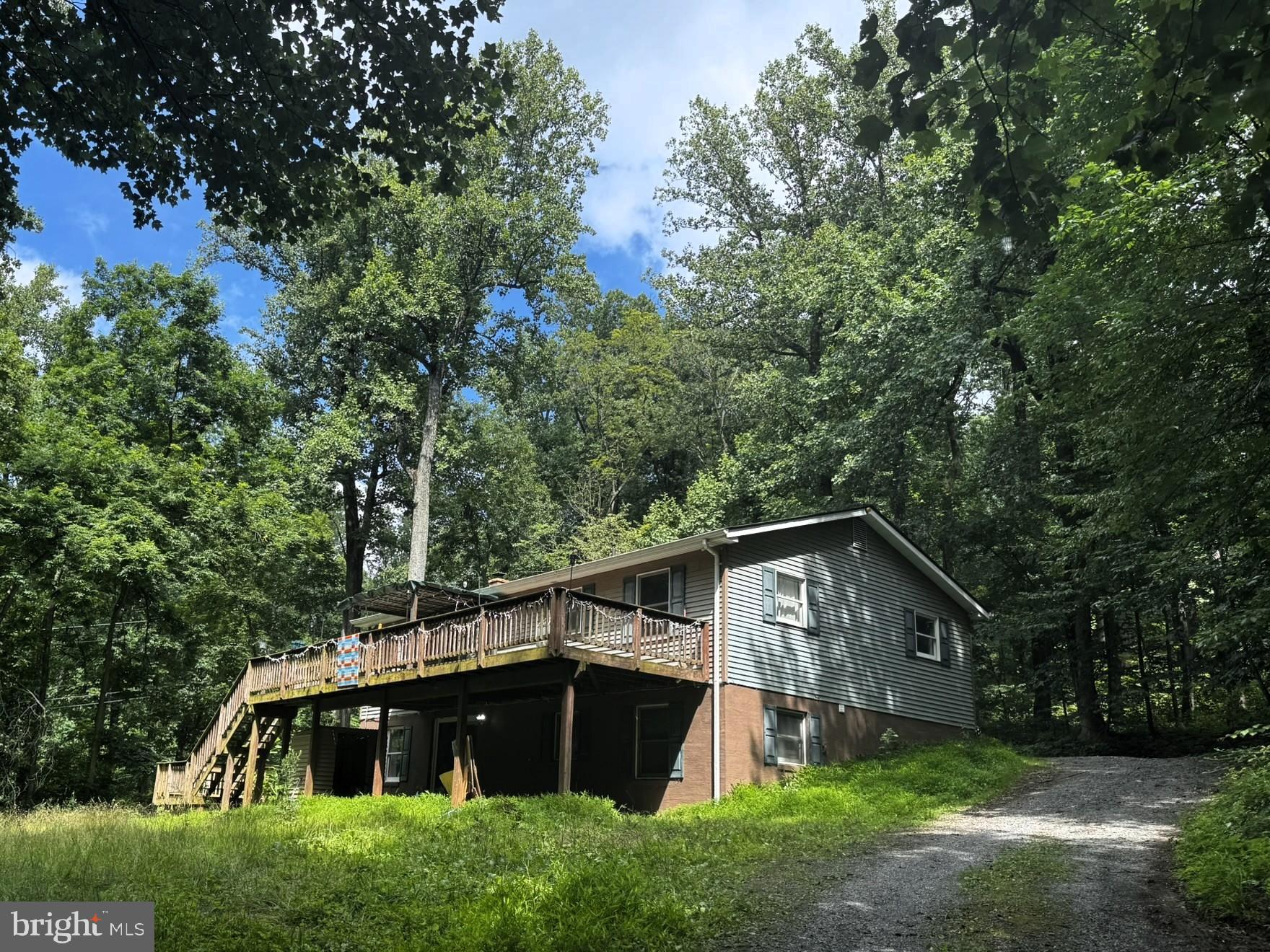 28 HENRY WAY