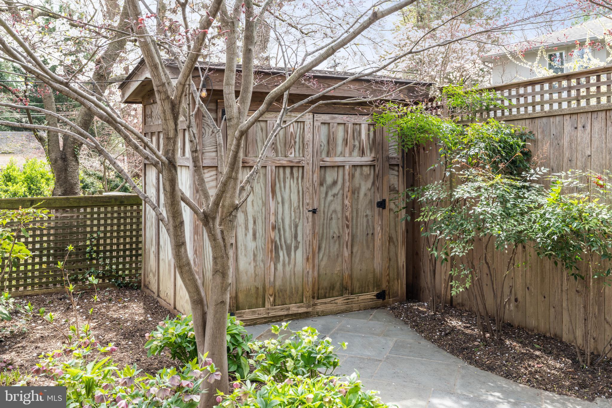 AMERICAN UNIVERSITY PARK - Residential