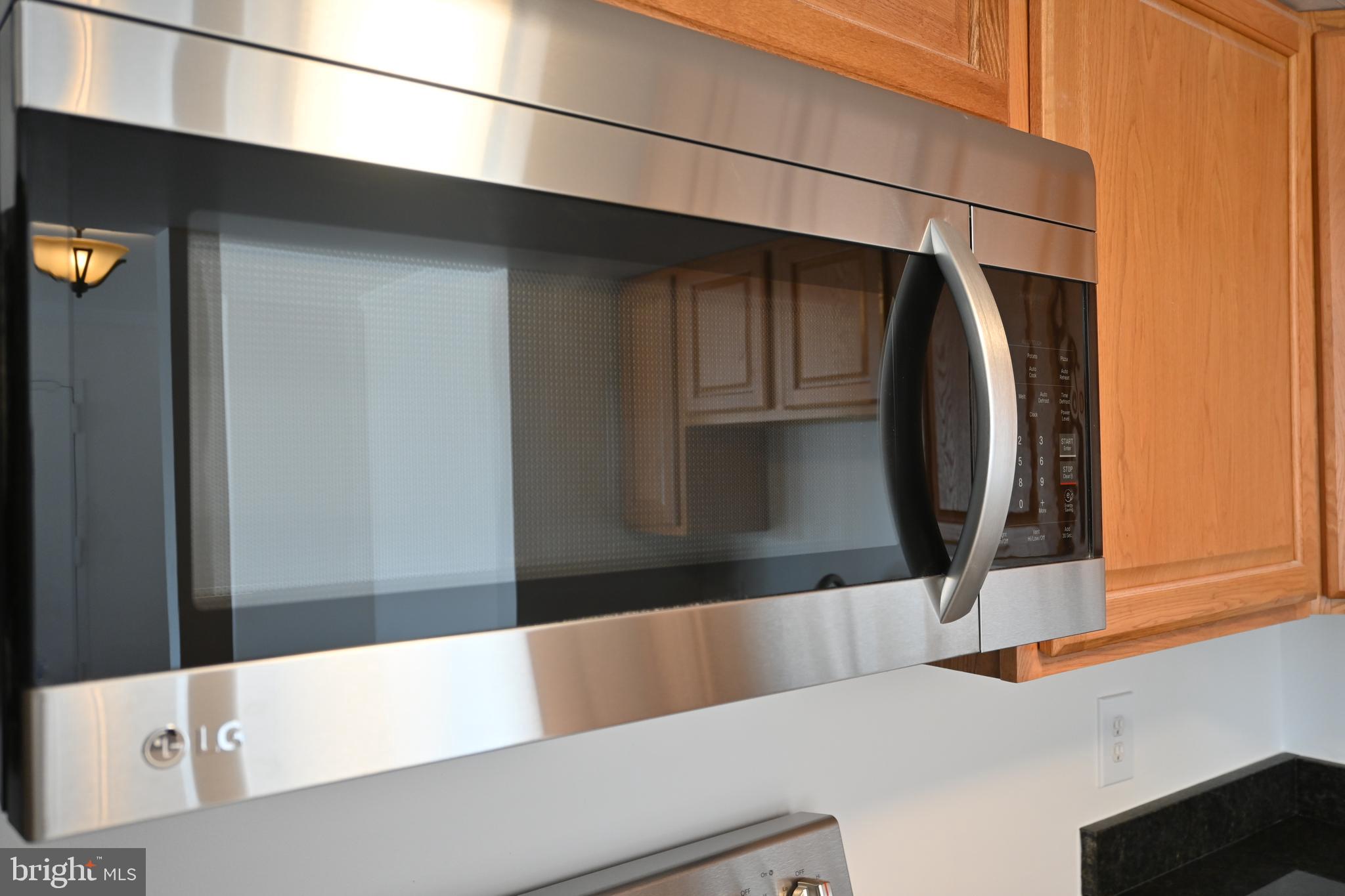 TREETOP CONDO - Residential Lease