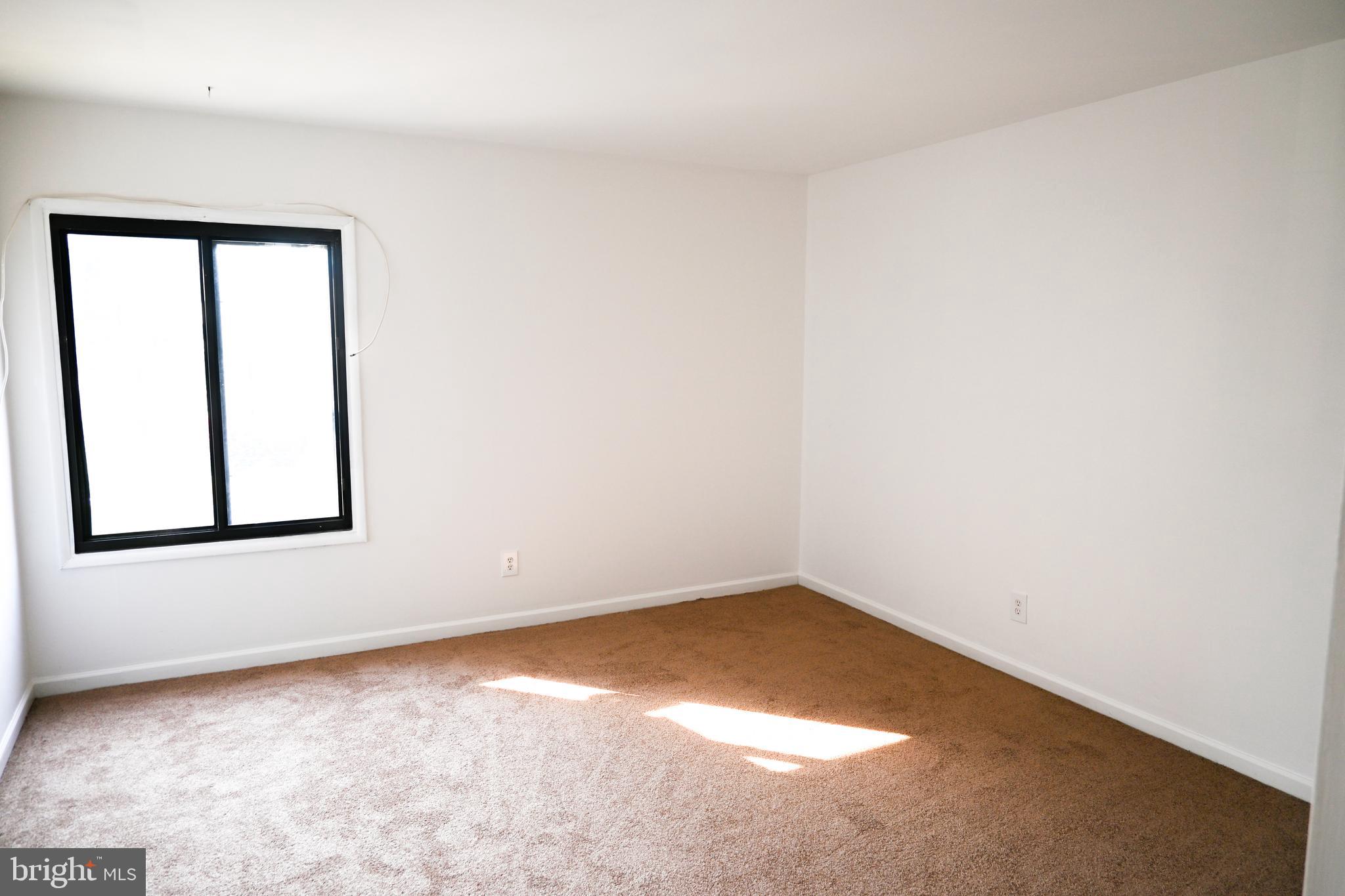 TREETOP CONDO - Residential Lease