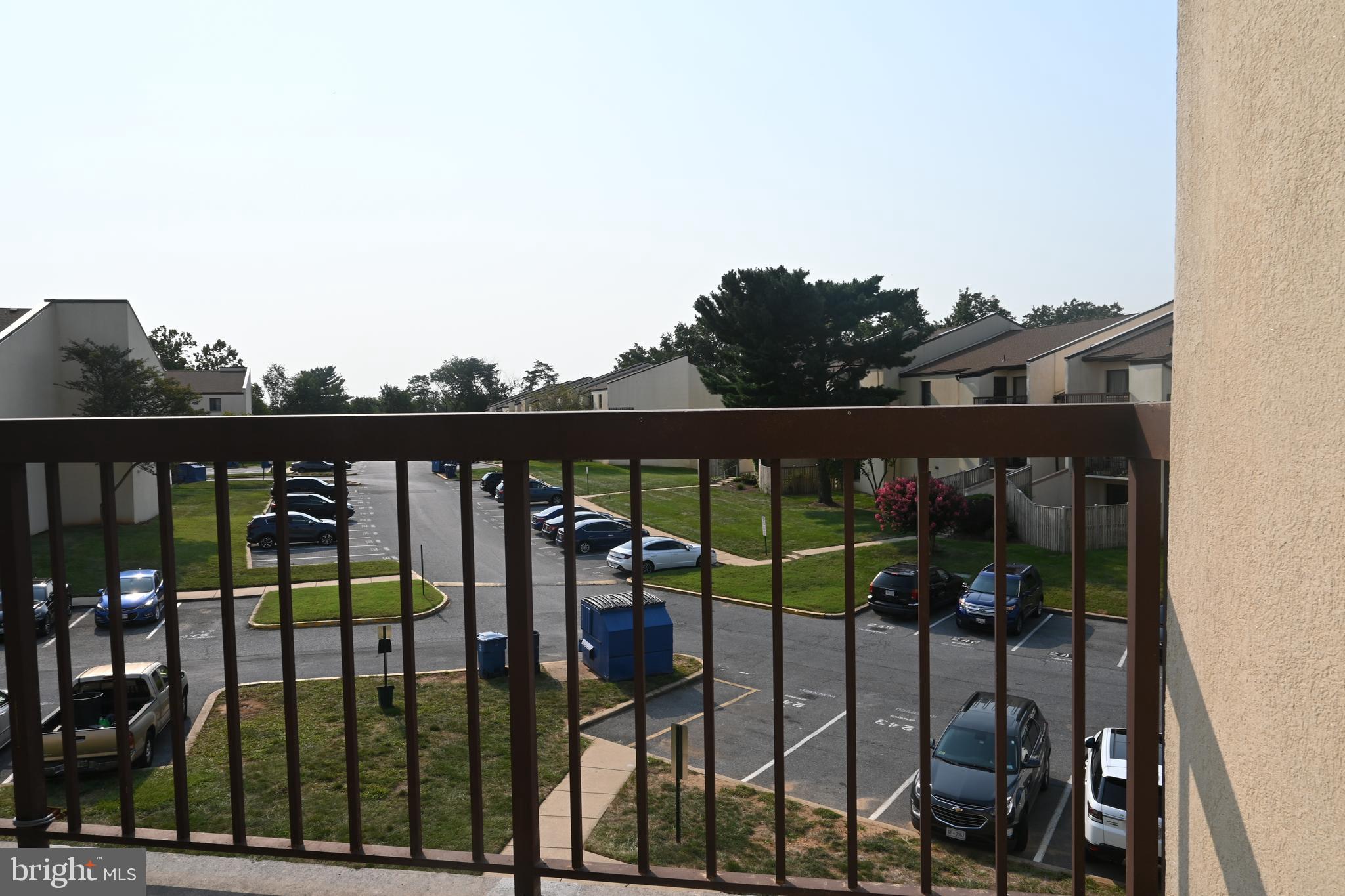 TREETOP CONDO - Residential Lease