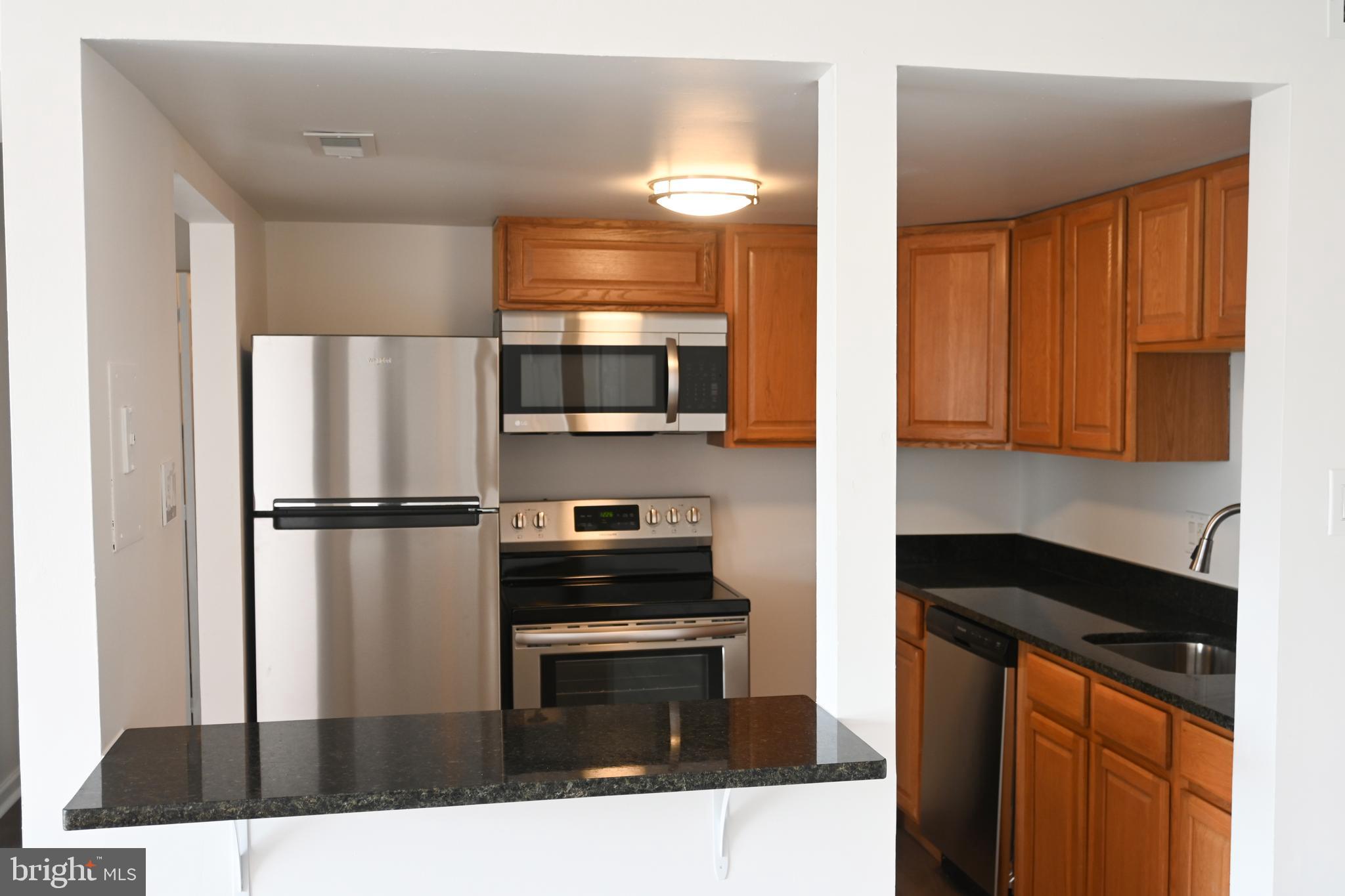 TREETOP CONDO - Residential Lease