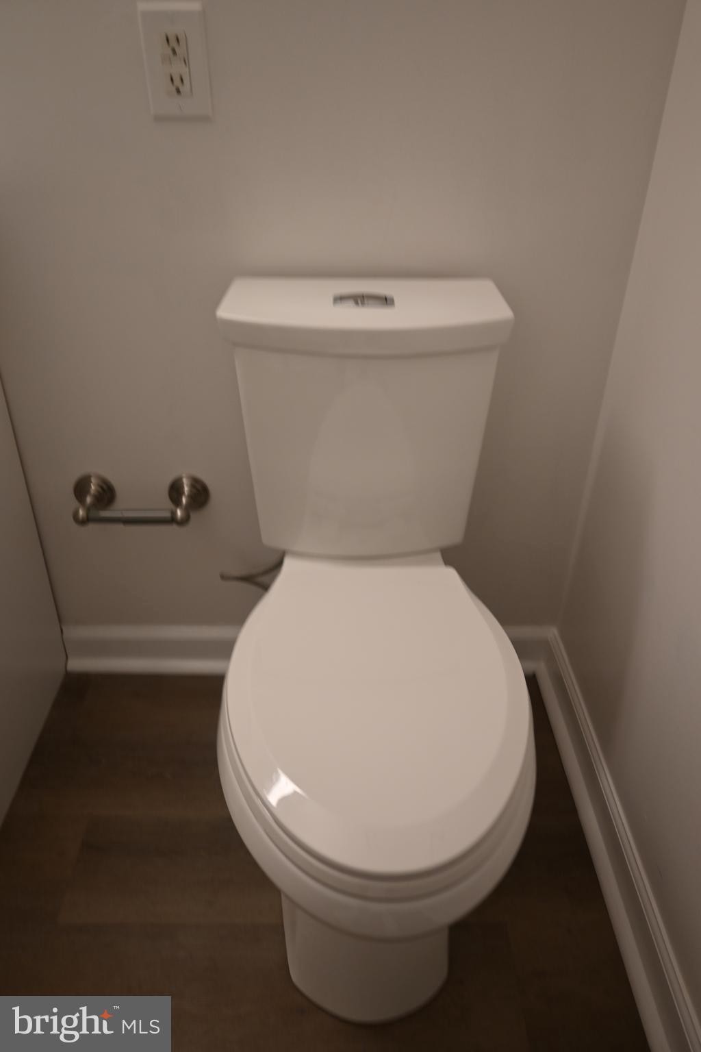 TREETOP CONDO - Residential Lease