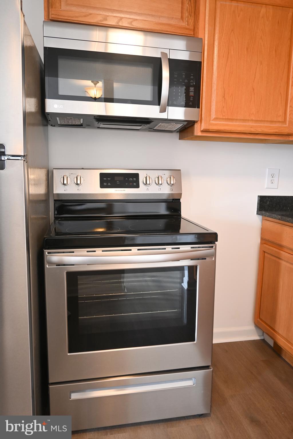 TREETOP CONDO - Residential Lease