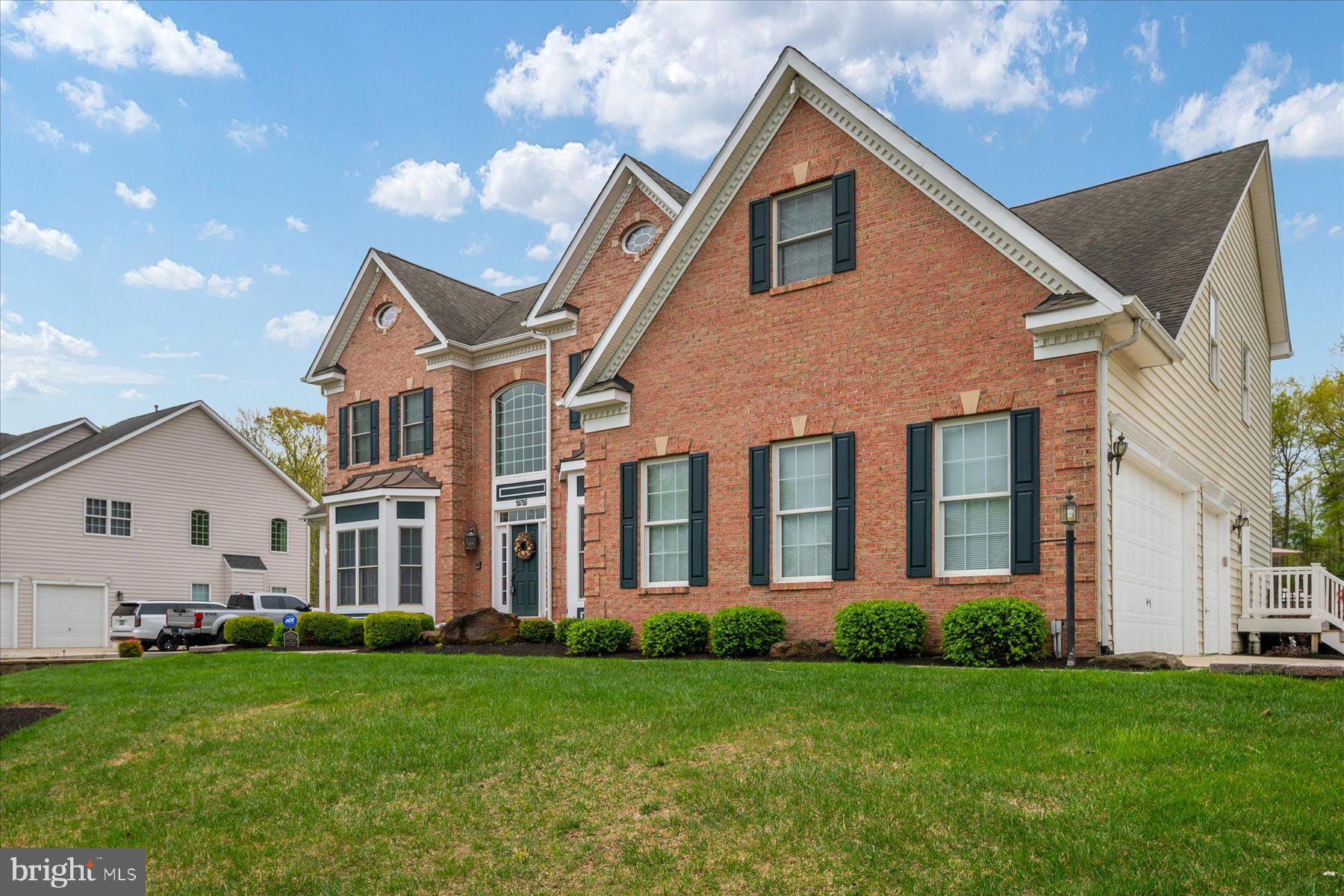 GREENSPRING AT COMPASS POINTE - Residential