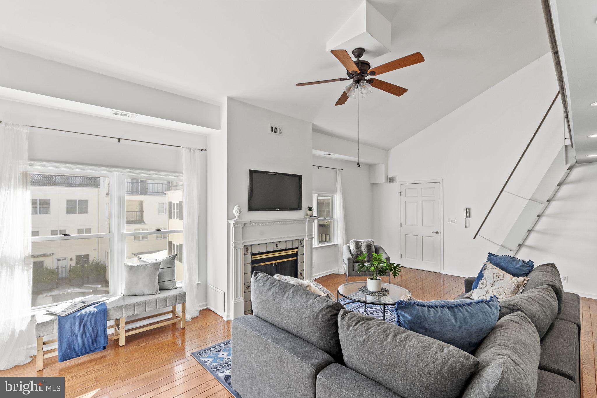 WASHINGTON SQ WEST - Residential