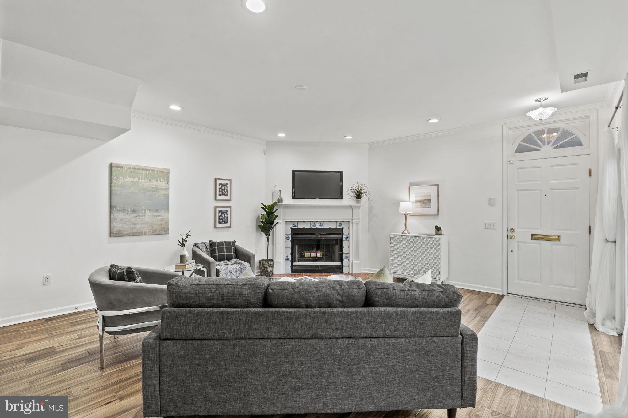 WASHINGTON SQ WEST - Residential