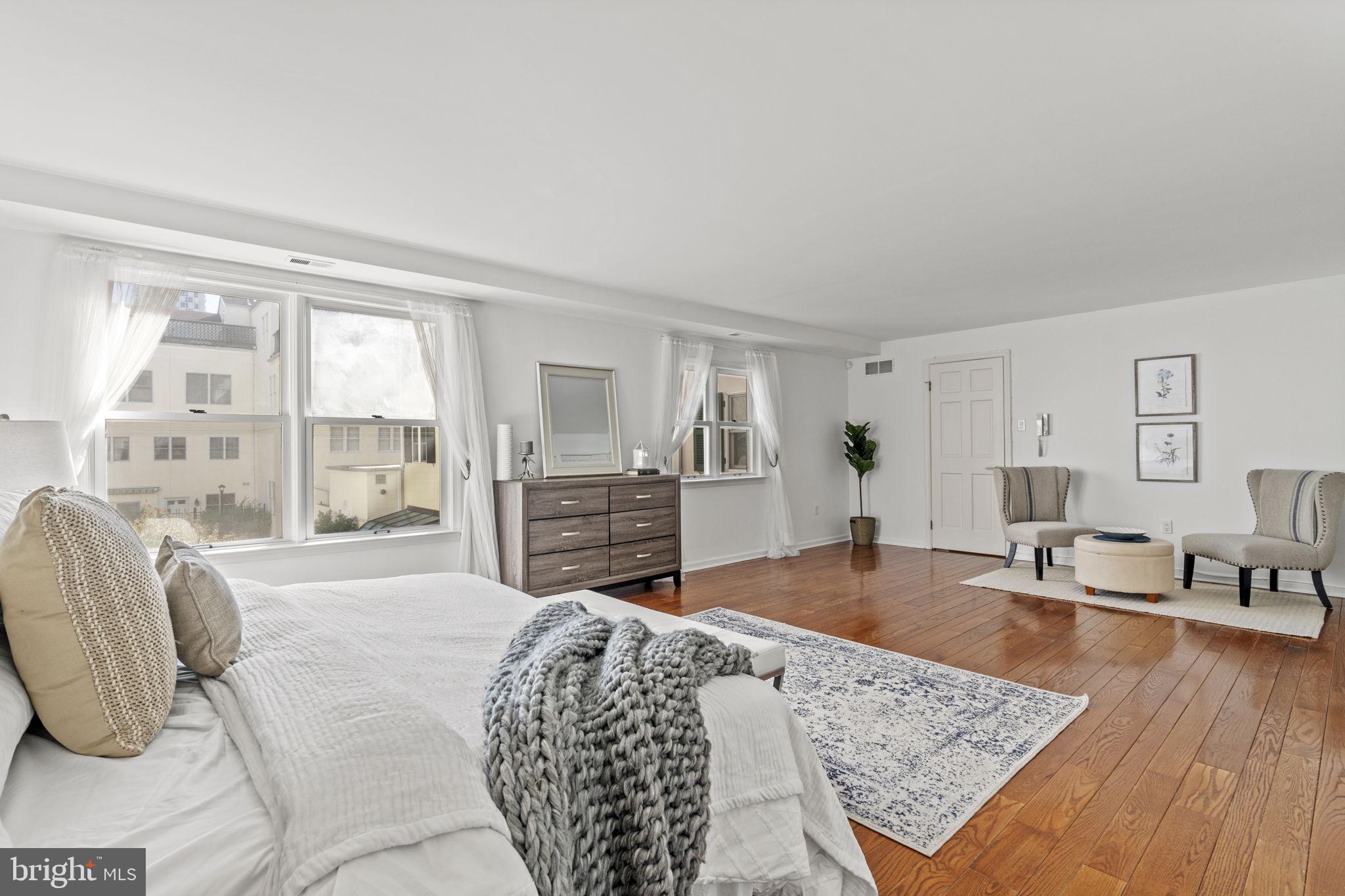 WASHINGTON SQ WEST - Residential