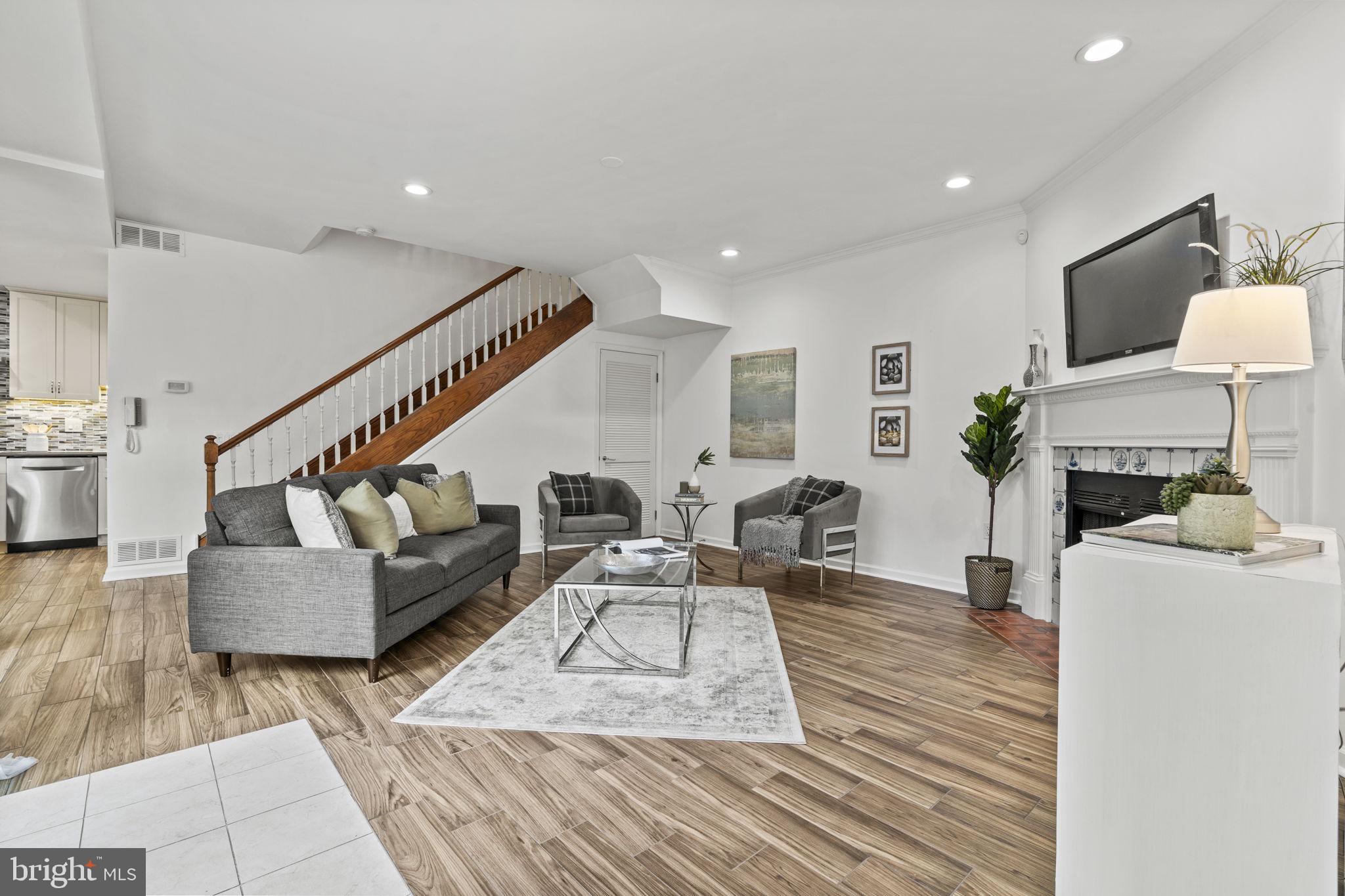 WASHINGTON SQ WEST - Residential