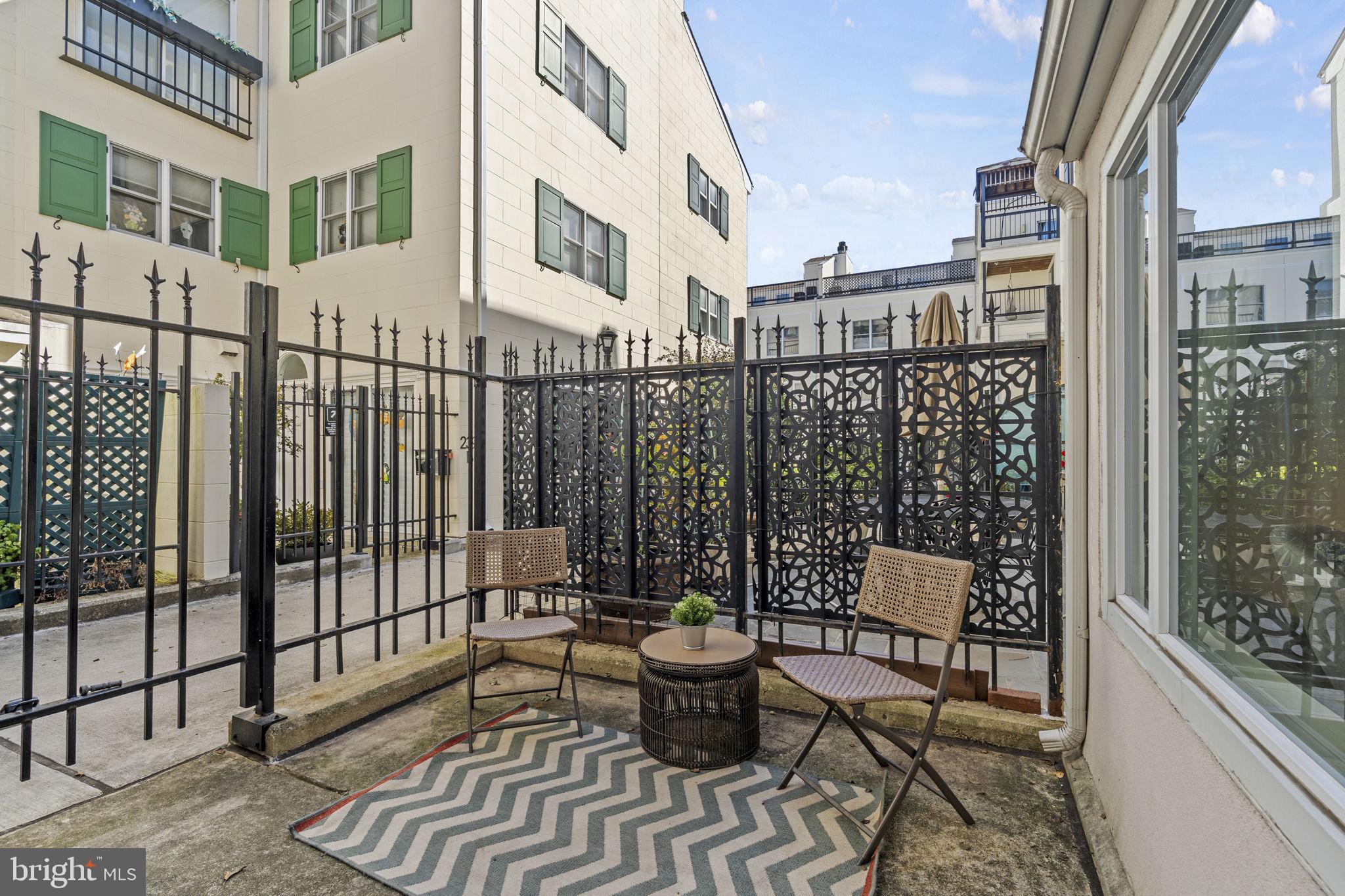 WASHINGTON SQ WEST - Residential