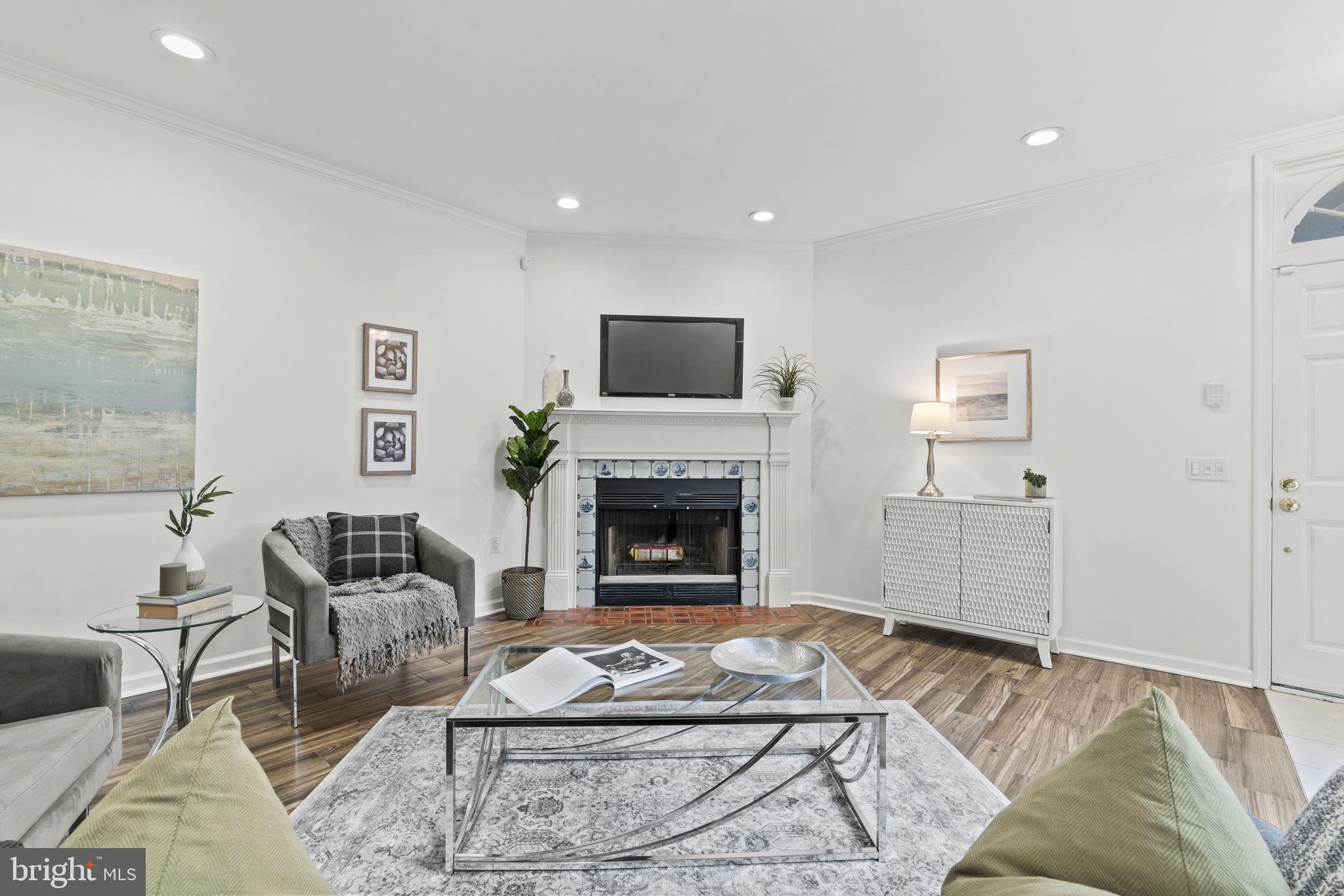 WASHINGTON SQ WEST - Residential